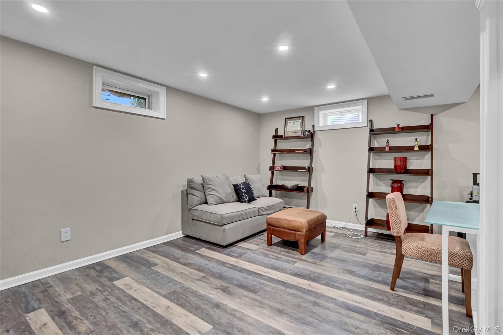 18 Frost Lane, Greenlawn, NY 11740