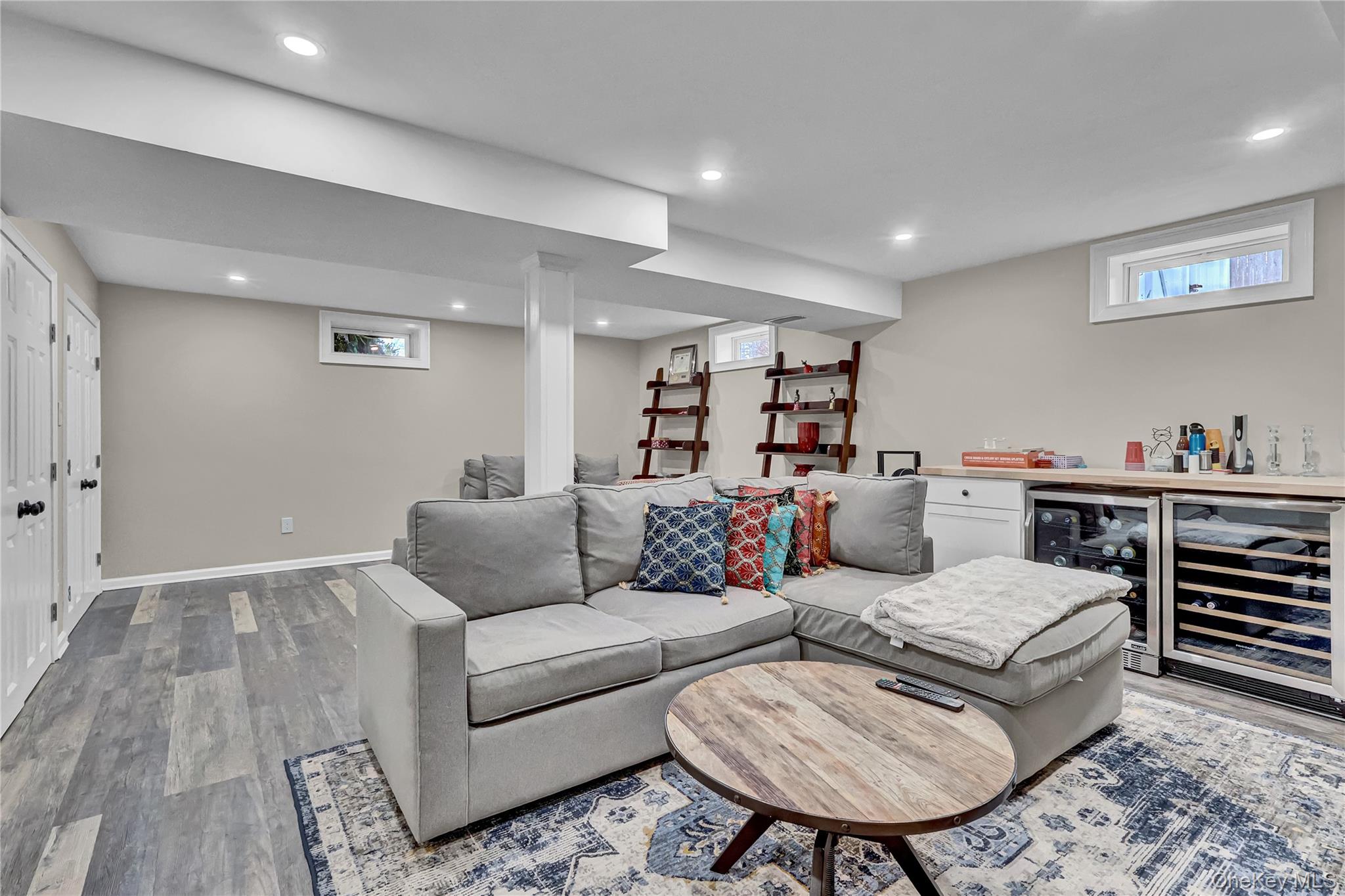 18 Frost Lane, Greenlawn, NY 11740