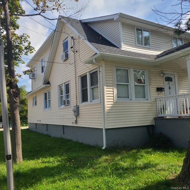 10 Ross Avenue, Bay Shore, NY 11706