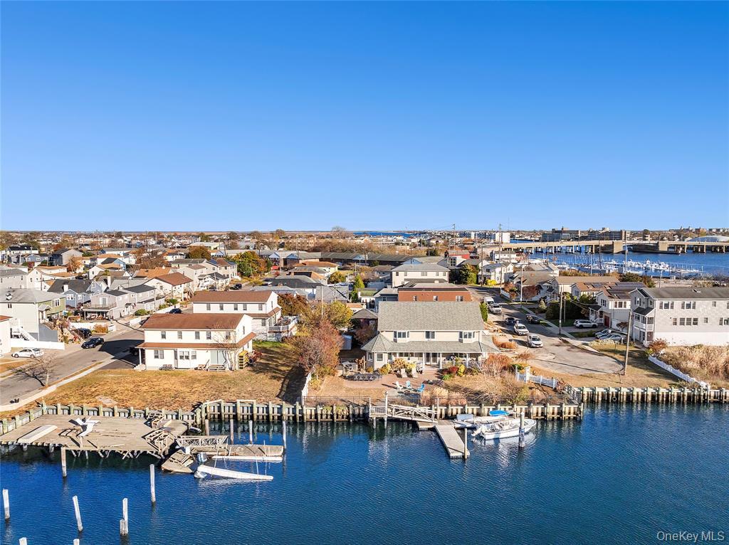 4 Quebec Road, Island Park, NY 11558