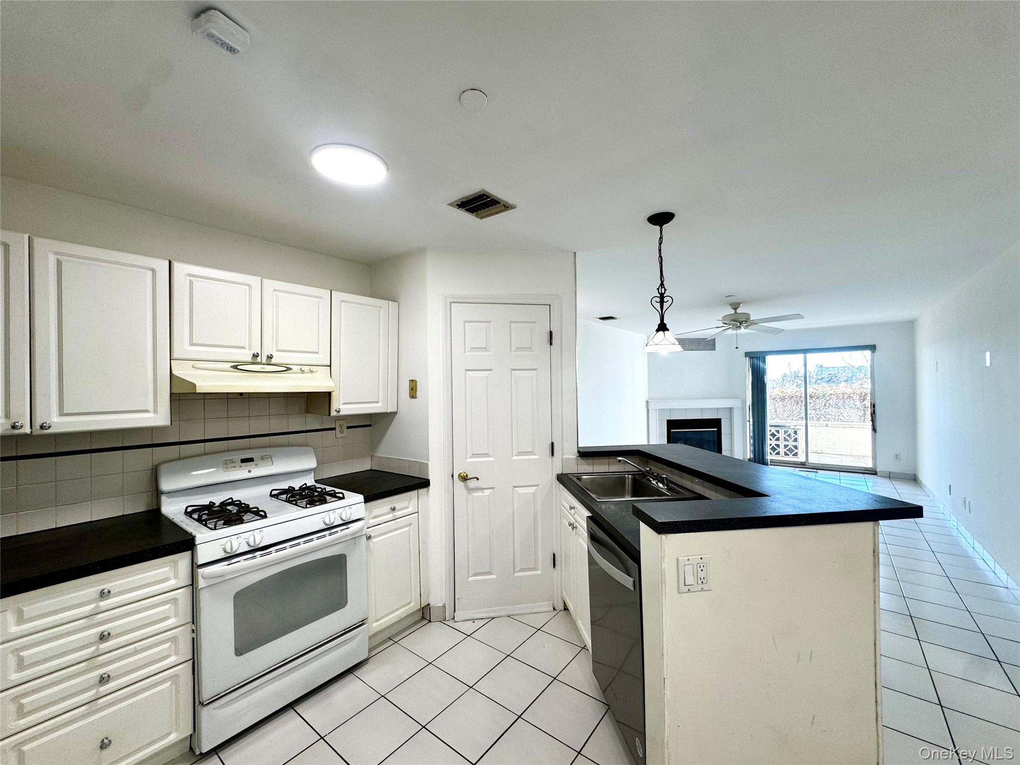 190 Schofield Street # 1C, Bronx, NY 10464