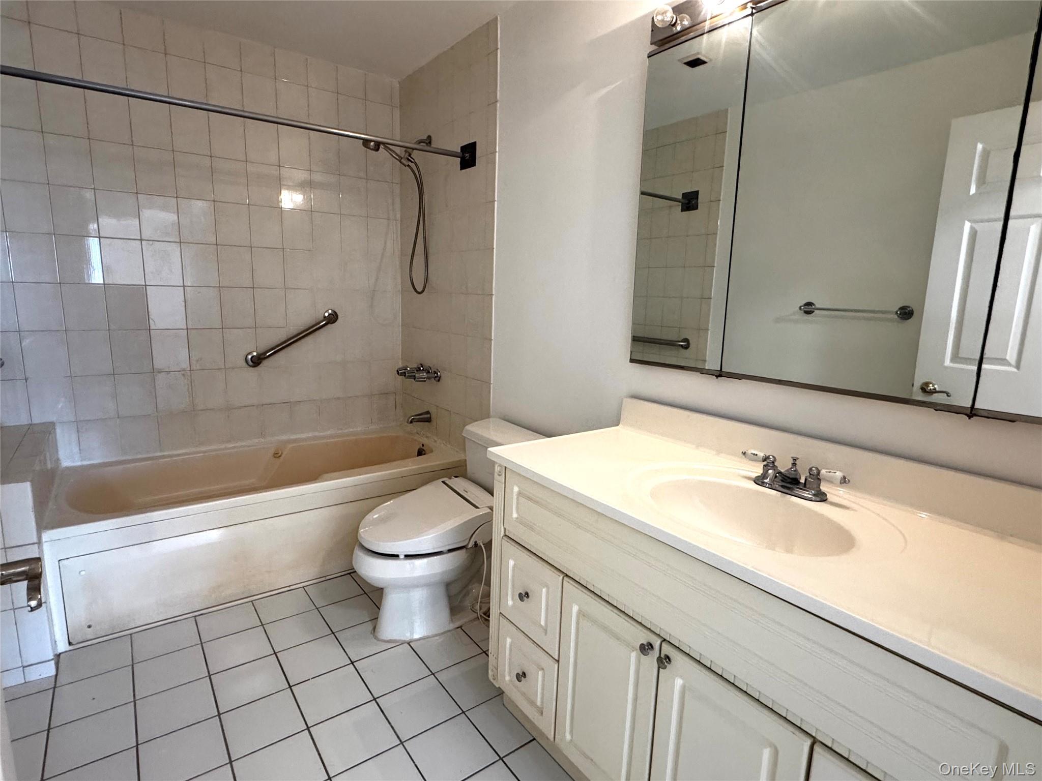 190 Schofield Street # 1C, Bronx, NY 10464