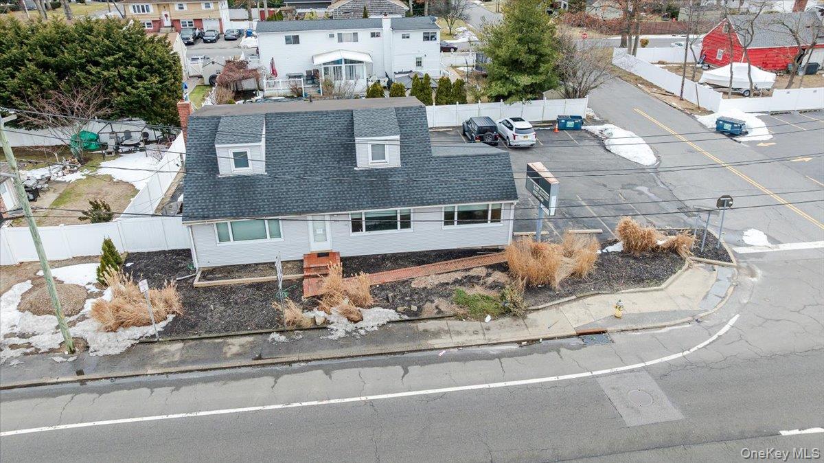 930 Sunrise Highway, North Babylon, NY 11704