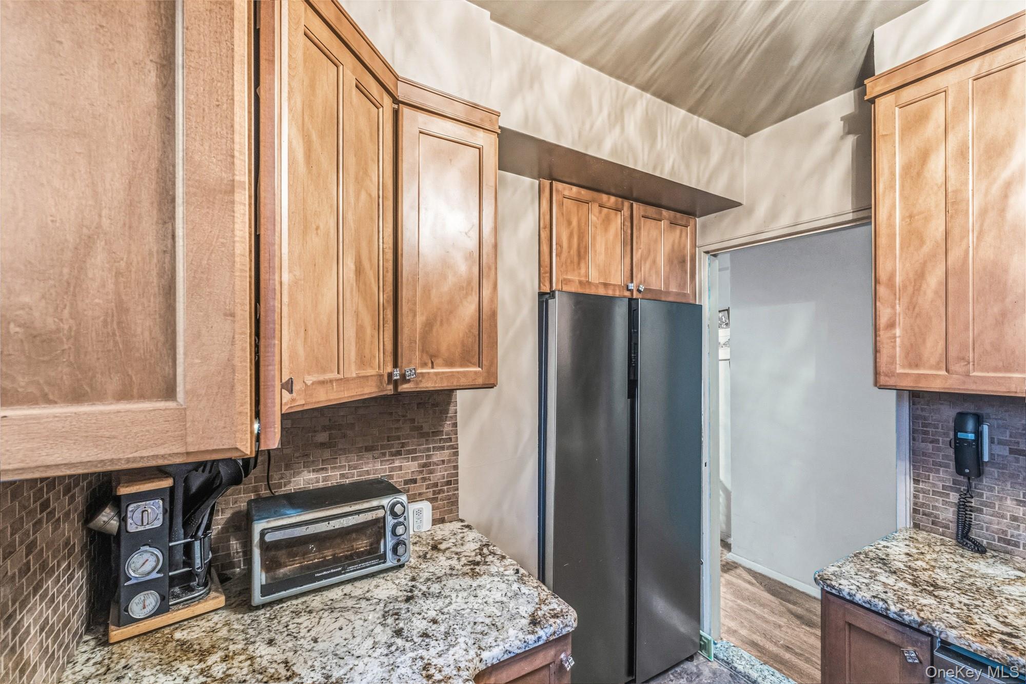 140-08 28th Road # 3B, Flushing, NY 11354