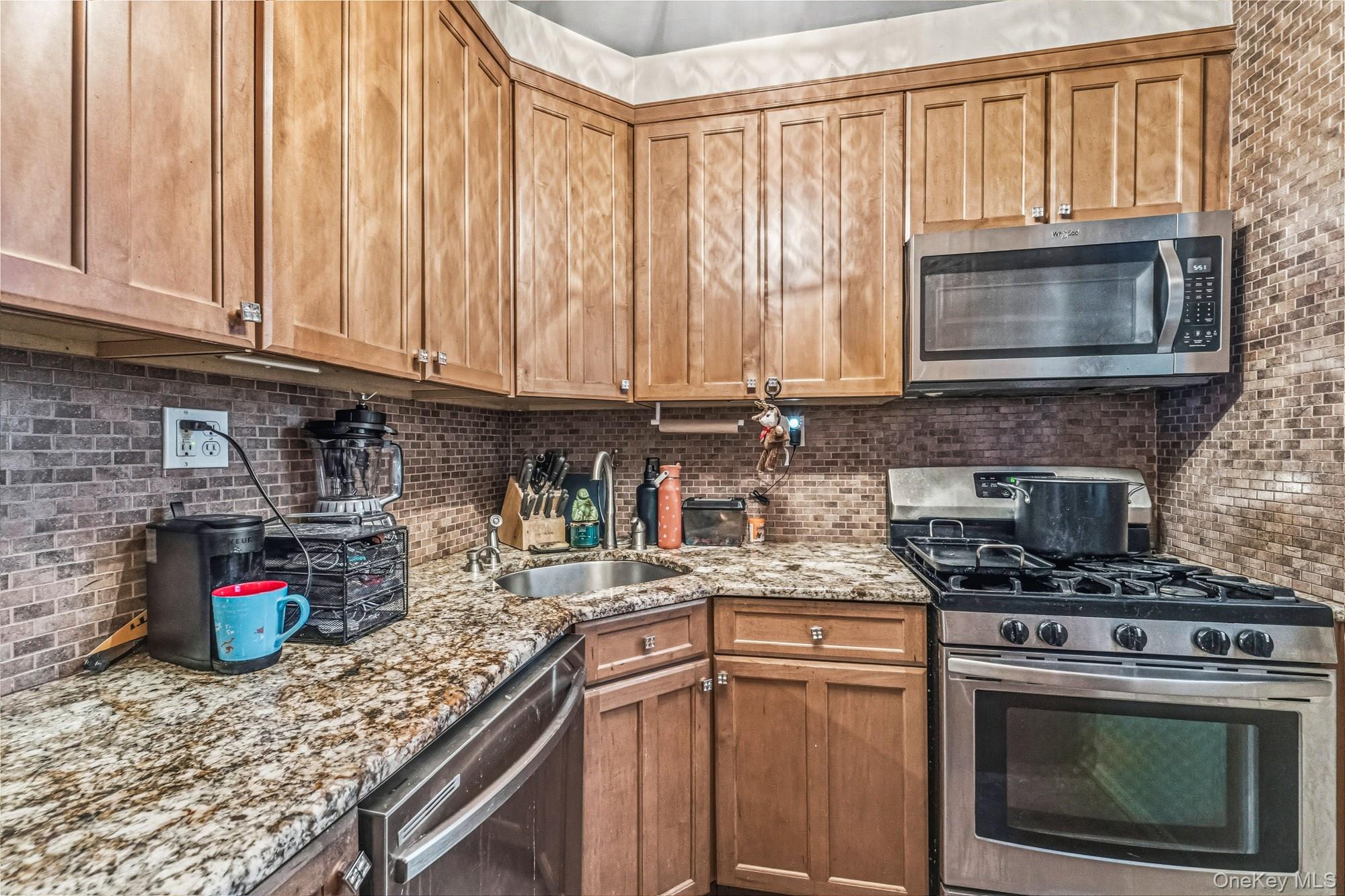 140-08 28th Road # 3B, Flushing, NY 11354