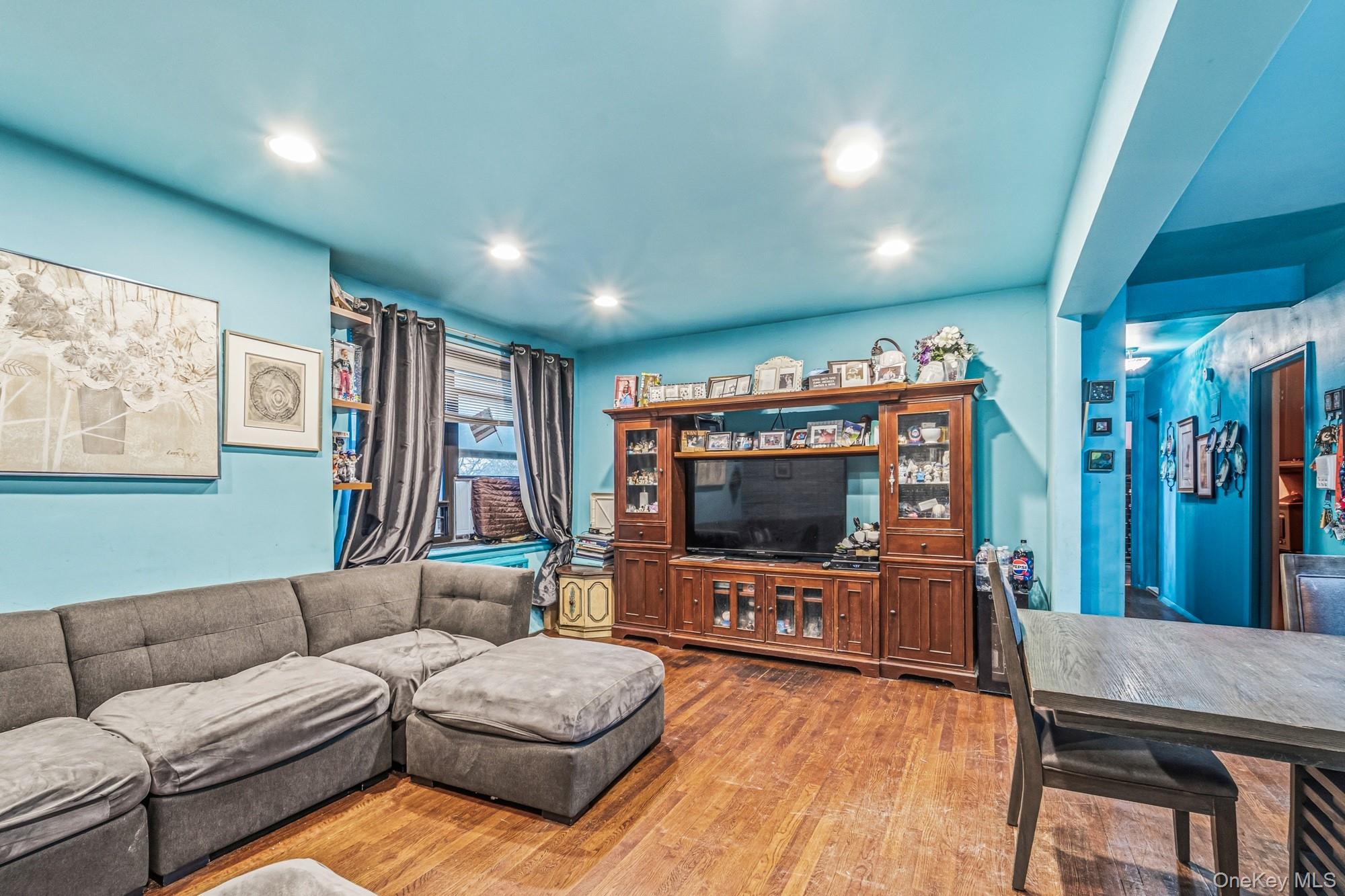 140-08 28th Road # 3B, Flushing, NY 11354