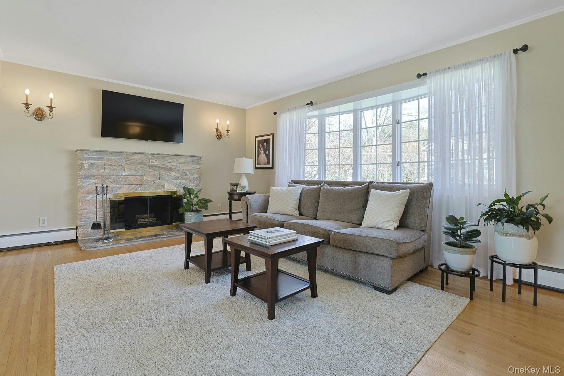 12 Greenwood Lane, Valhalla, NY 10595