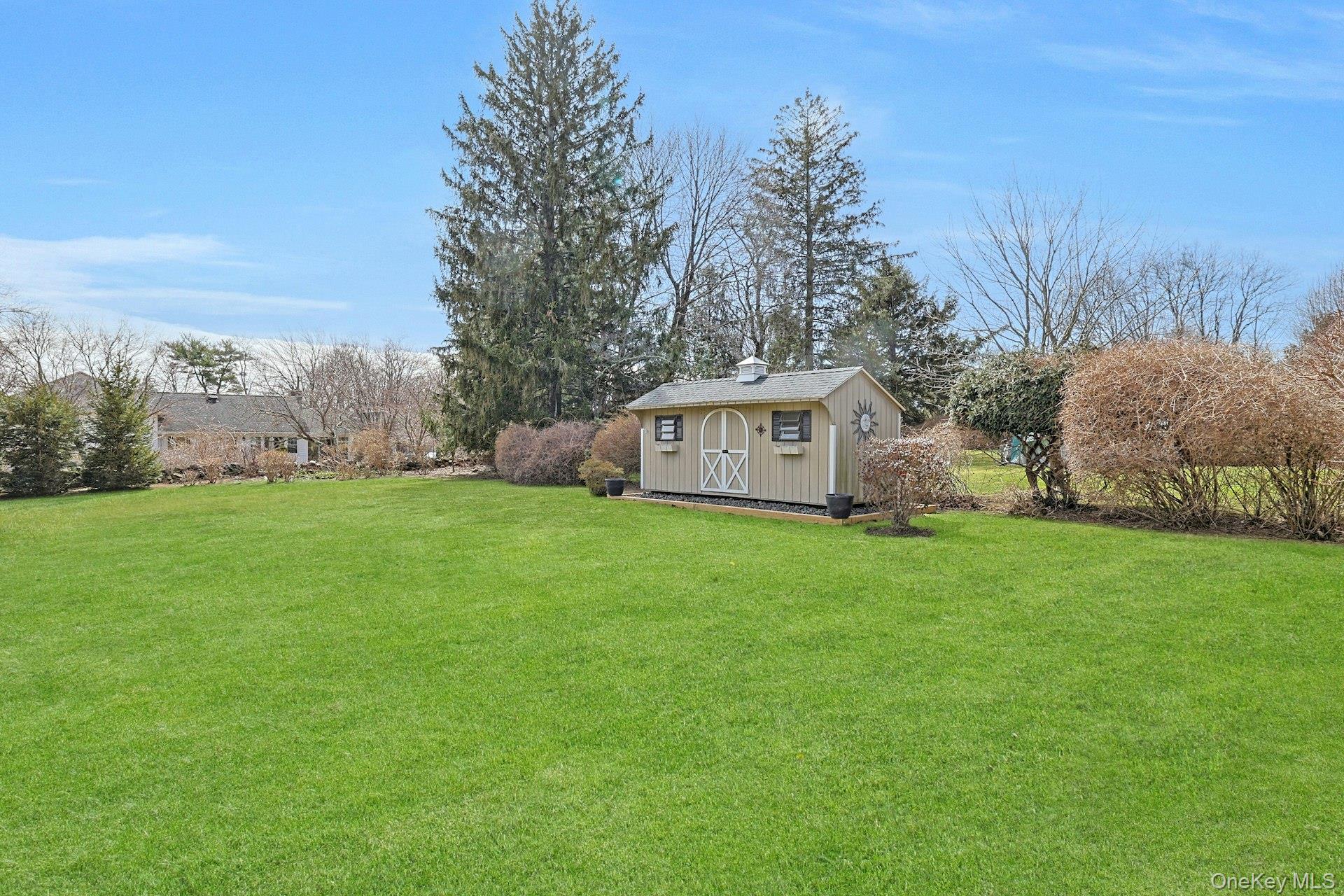 12 Greenwood Lane, Valhalla, NY 10595