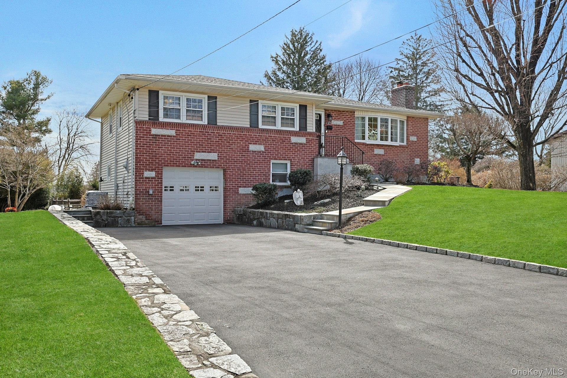 12 Greenwood Lane, Valhalla, NY 10595