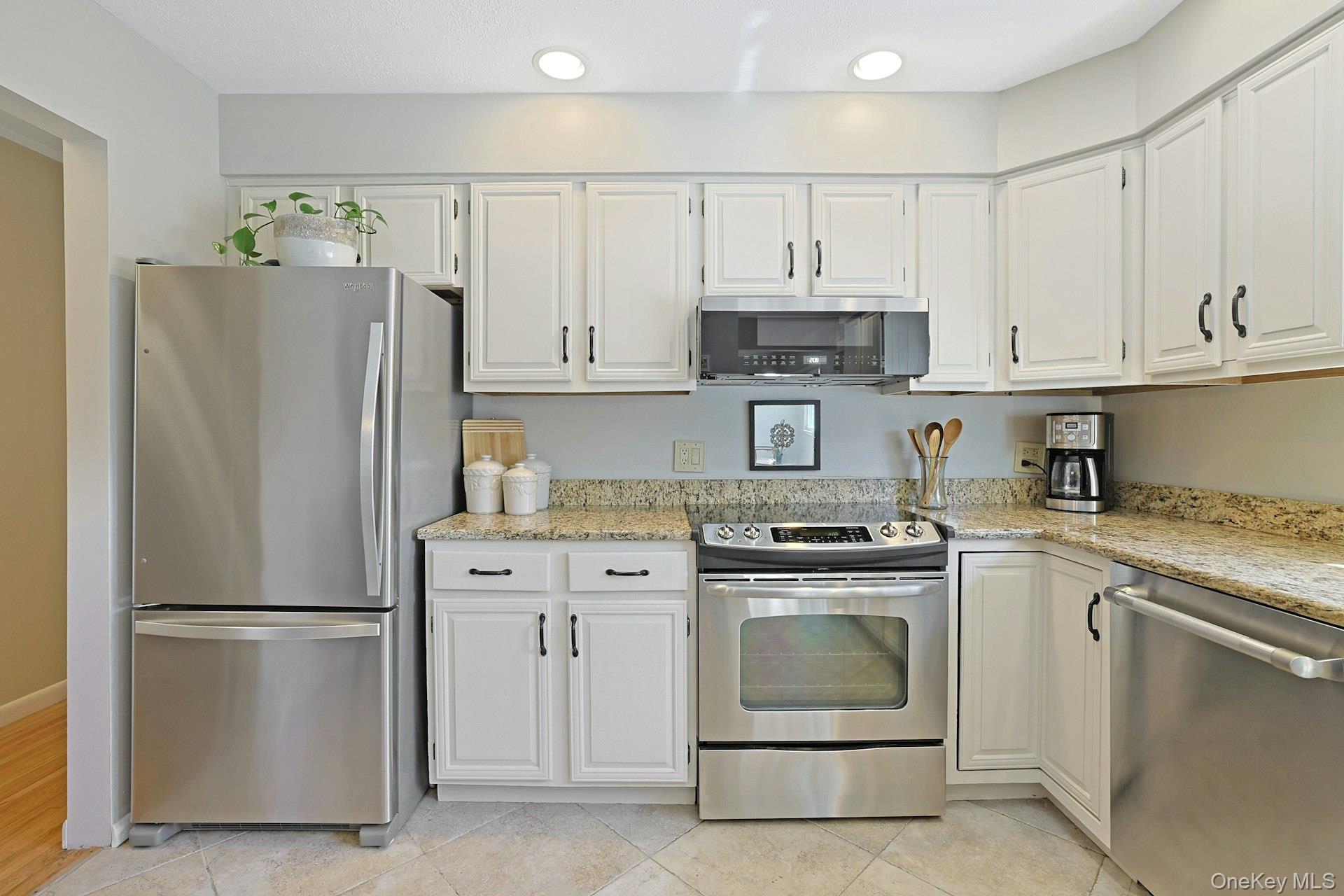 12 Greenwood Lane, Valhalla, NY 10595