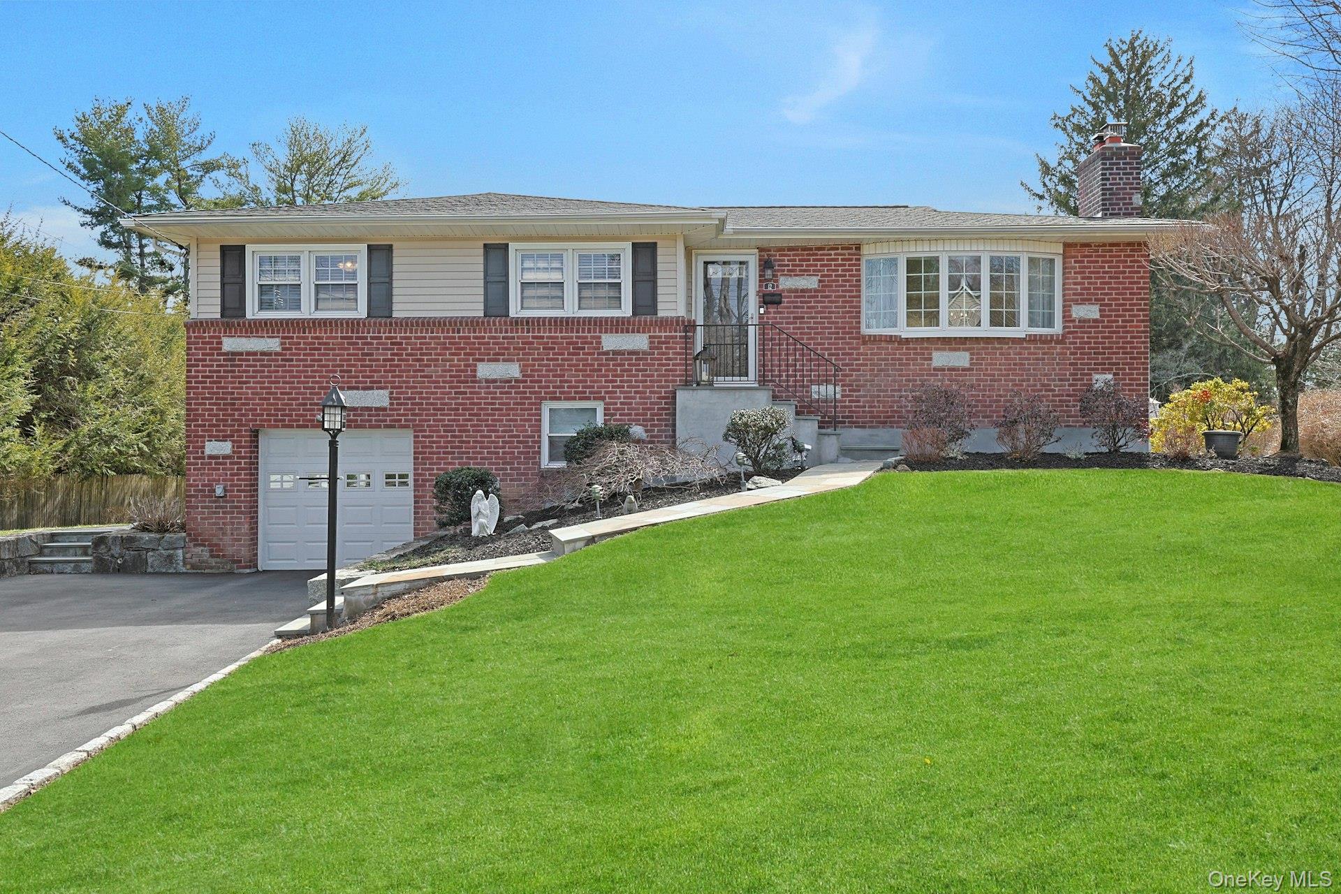 12 Greenwood Lane, Valhalla, NY 10595