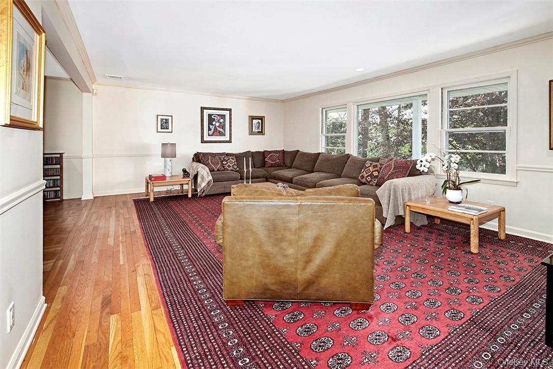 21 Douglas Circle, Rye, NY 10580