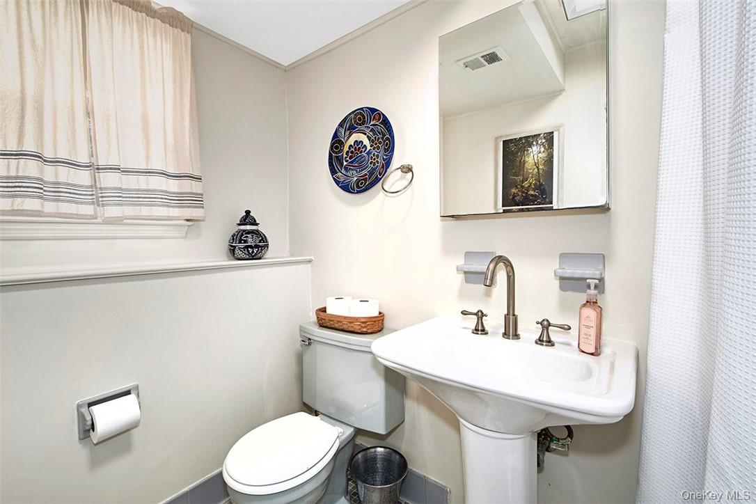 21 Douglas Circle, Rye, NY 10580