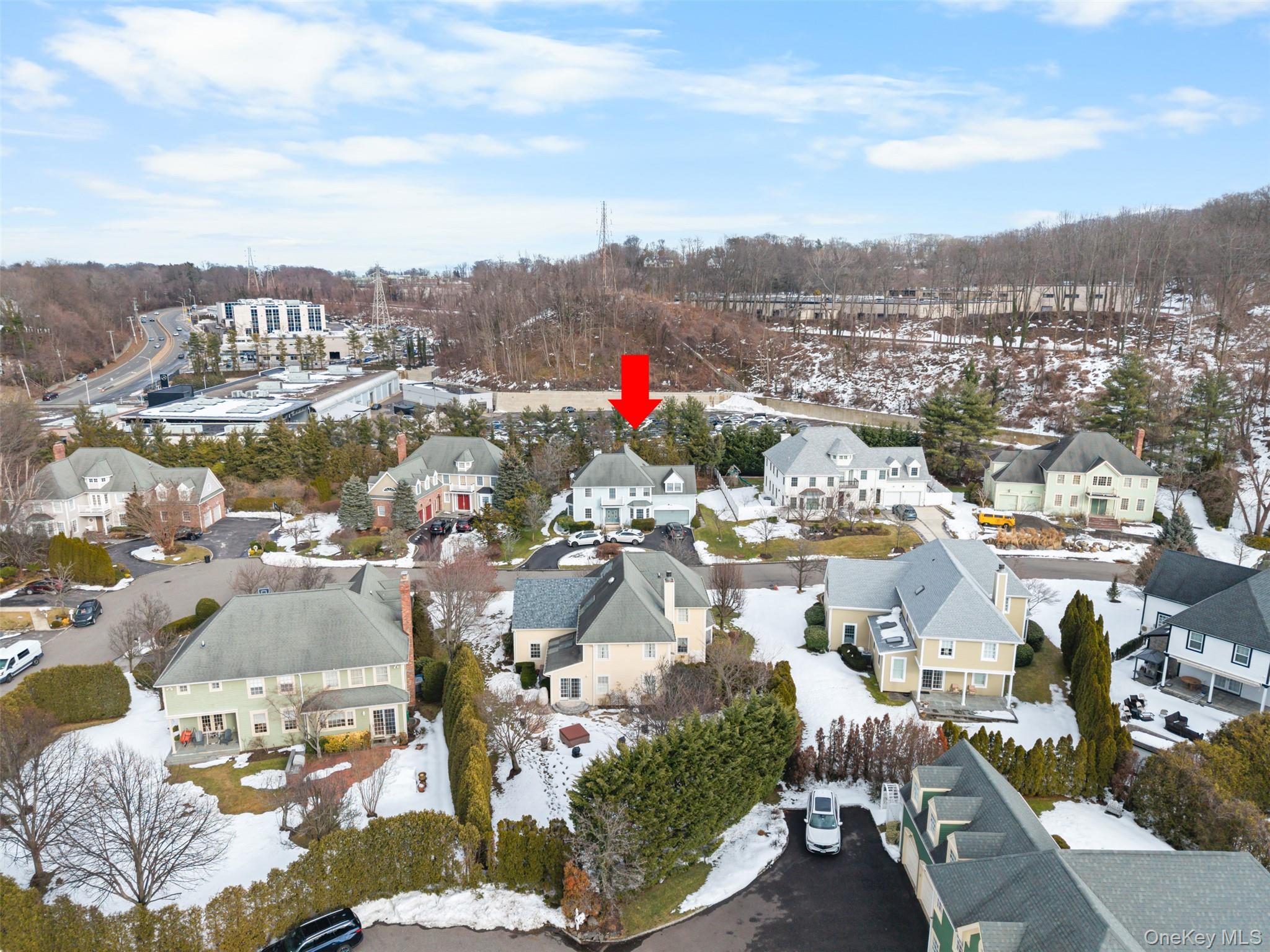 14 Mackay Way, Roslyn, NY 11576