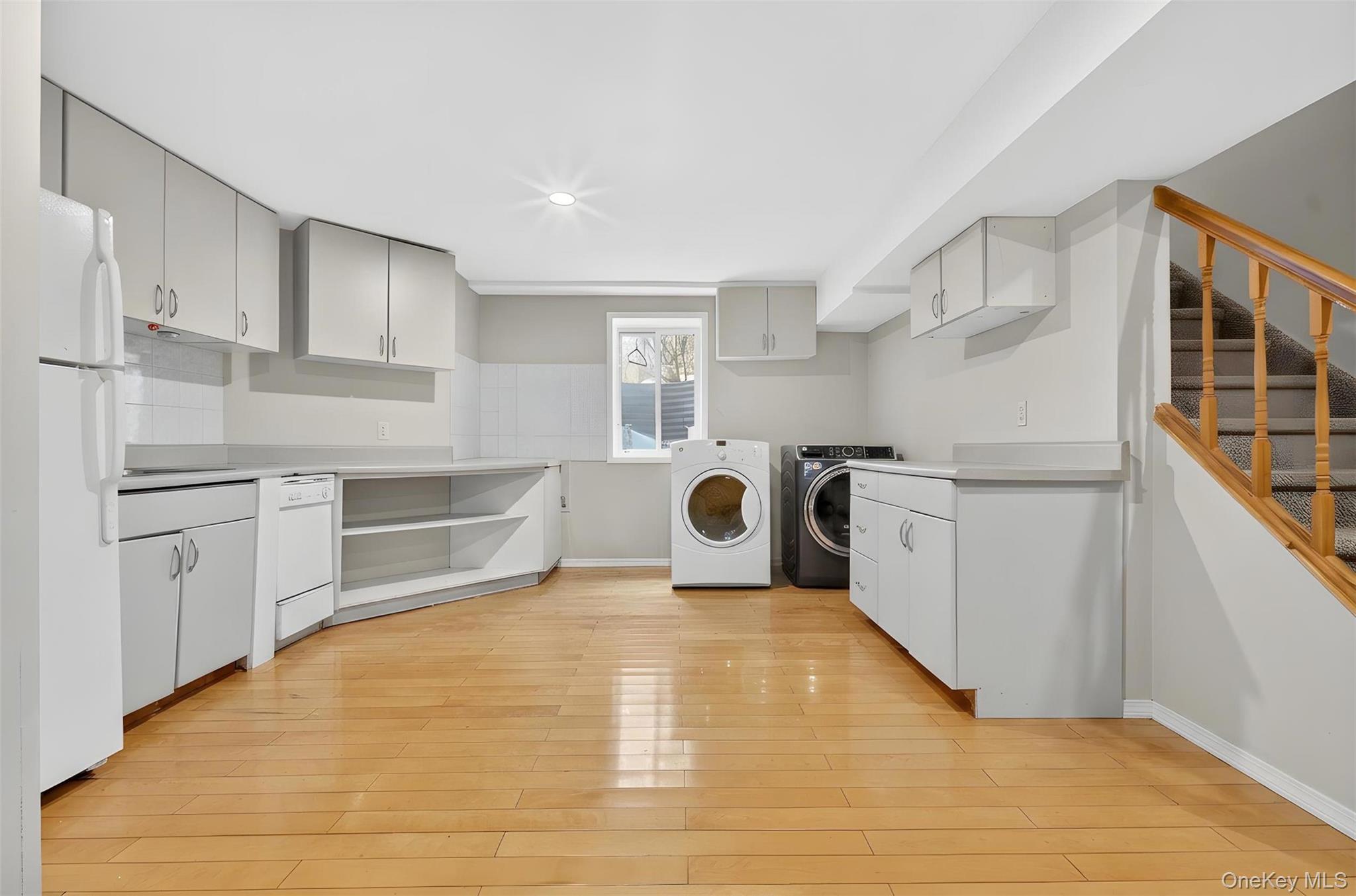 14 Mackay Way, Roslyn, NY 11576