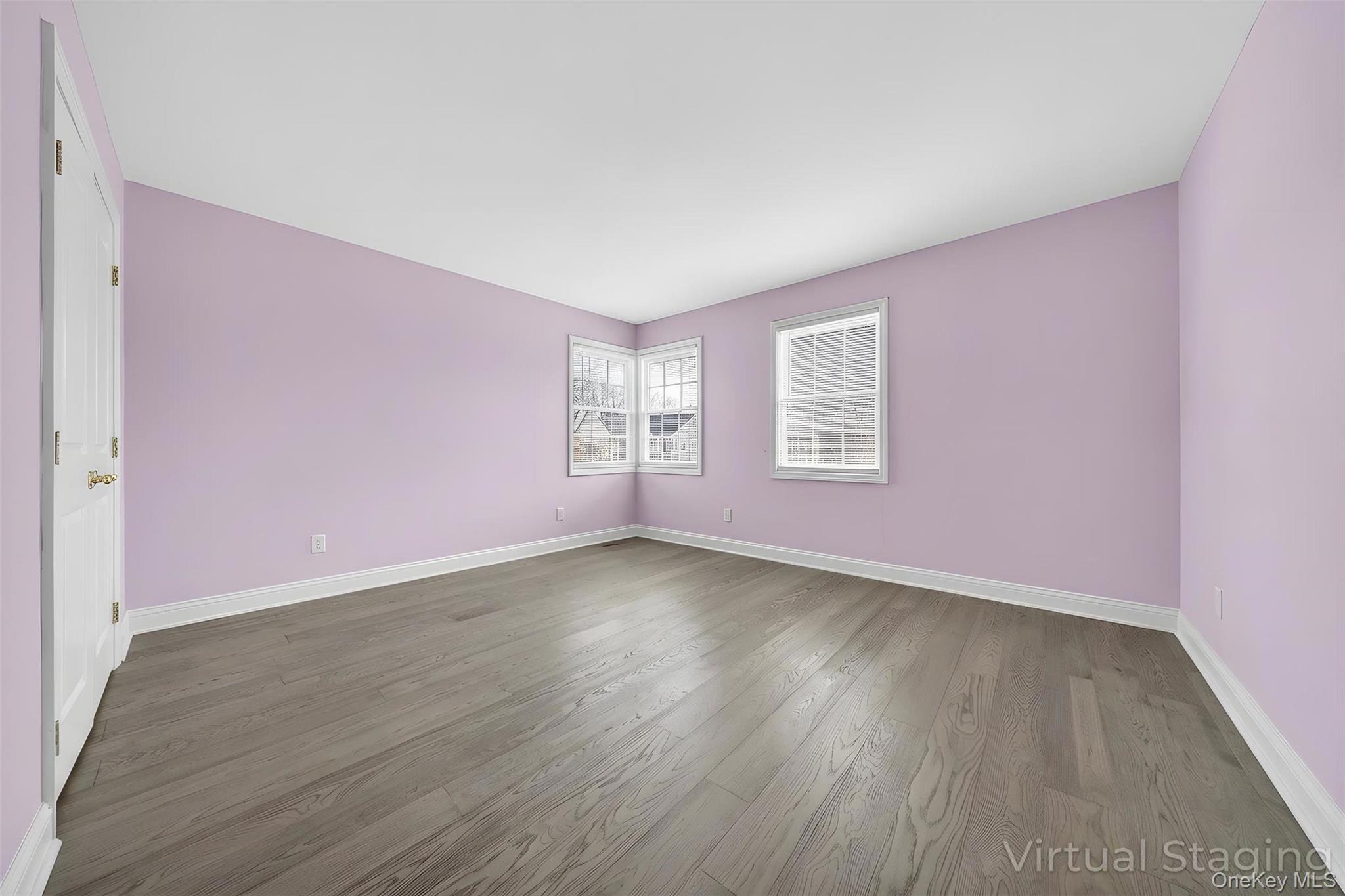 14 Mackay Way, Roslyn, NY 11576