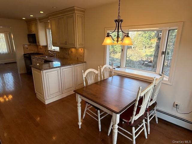 11 Arbor Street, Great Neck, NY 11021