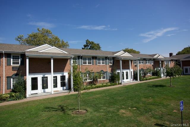 80 S Clinton Avenue # 6A, Bay Shore, NY 11706