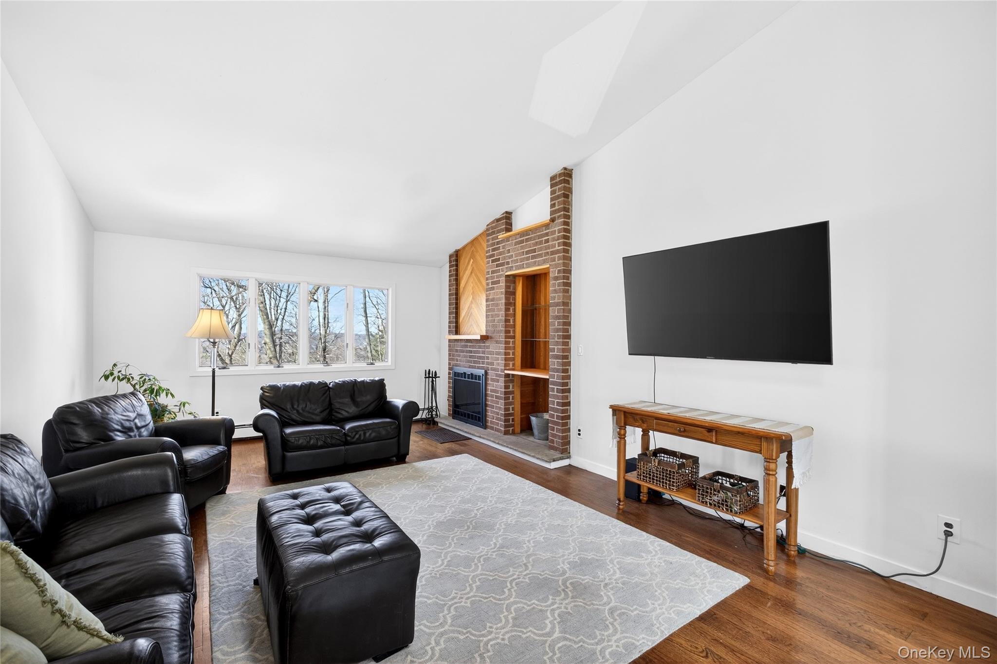 80 Ridgeview Drive, Pleasantville, NY 10570