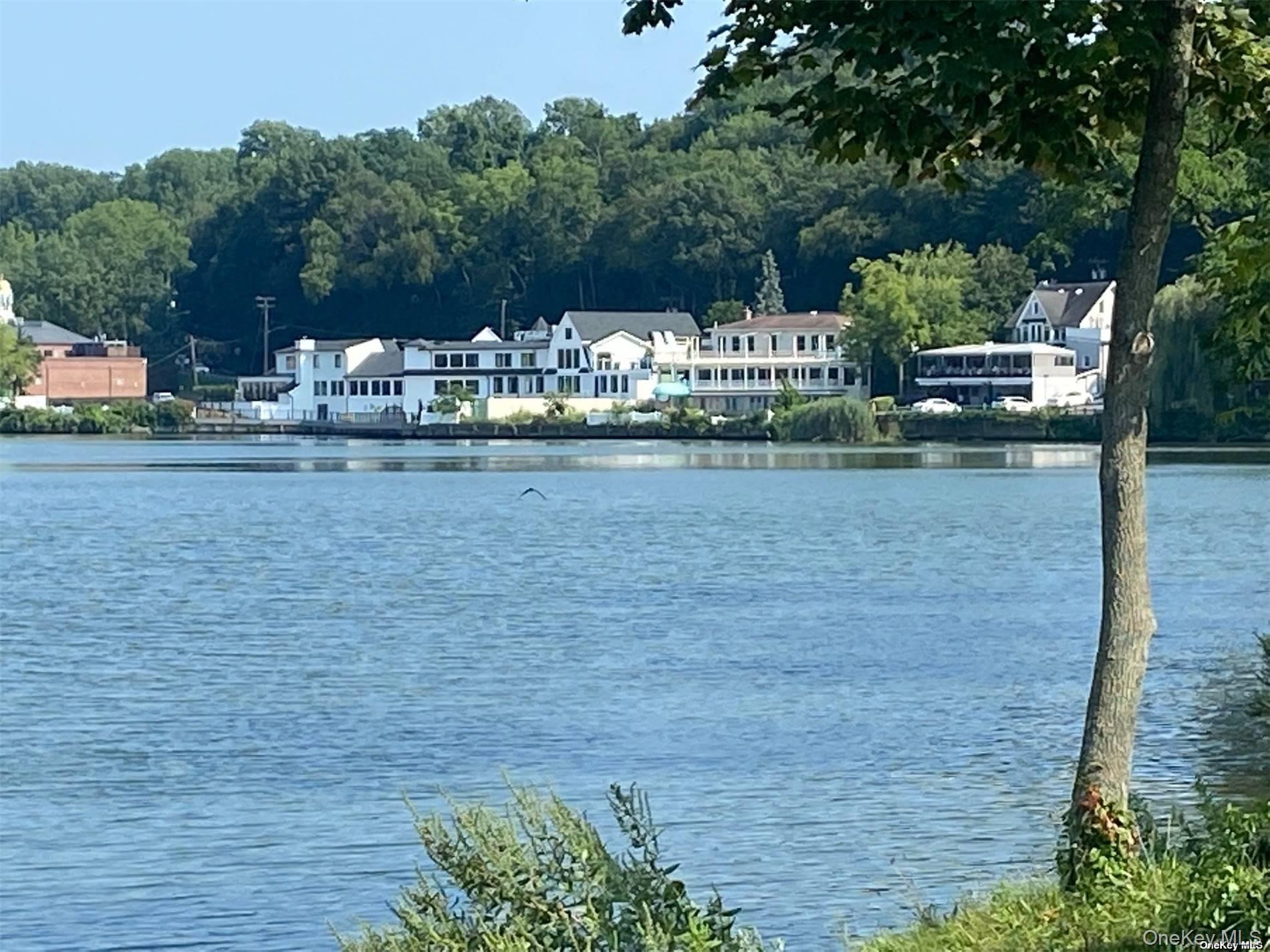 51 Centershore Road, Centerport, NY 11721