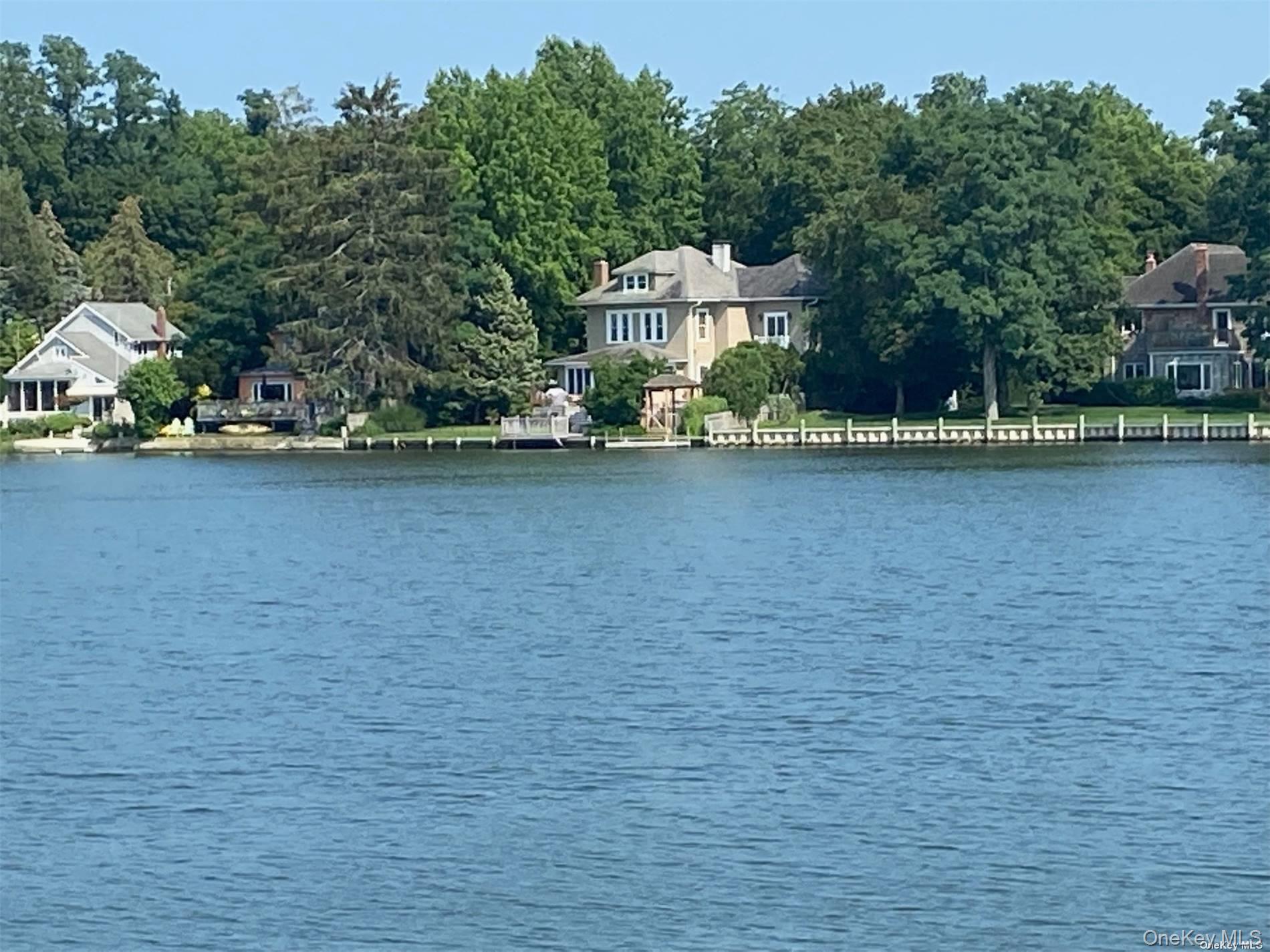 51 Centershore Road, Centerport, NY 11721