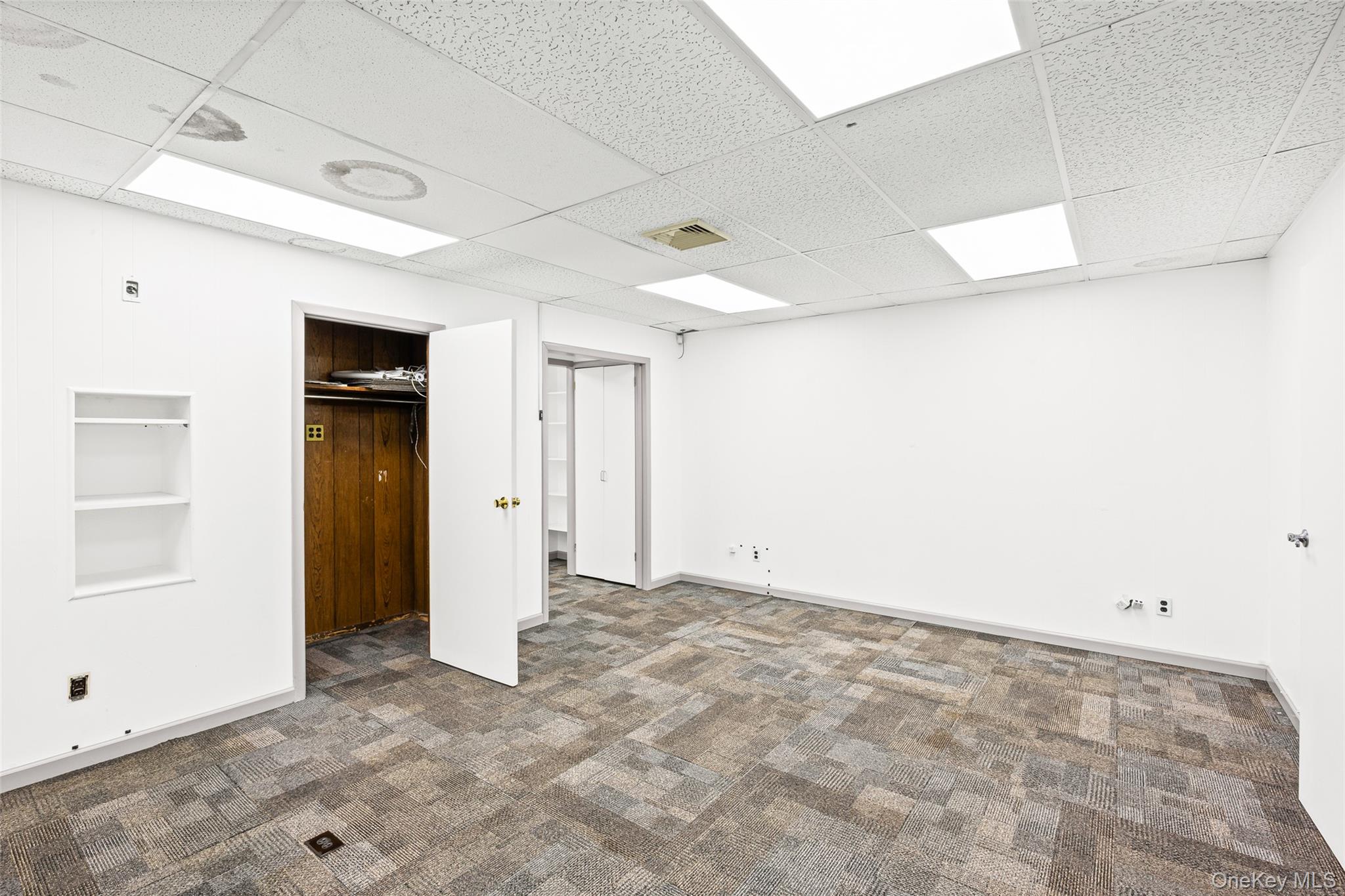 100 2nd Street, Mineola, NY 11501