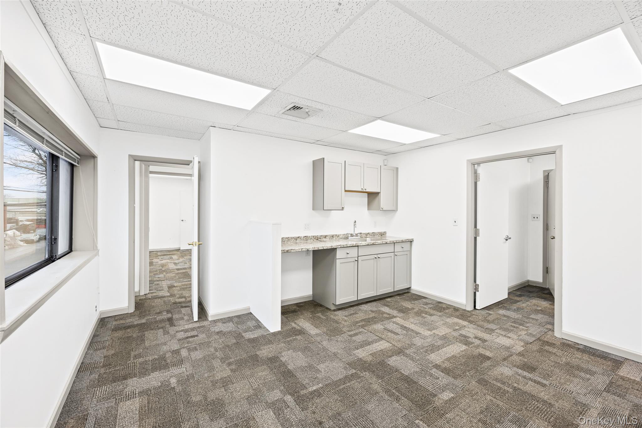 100 2nd Street, Mineola, NY 11501