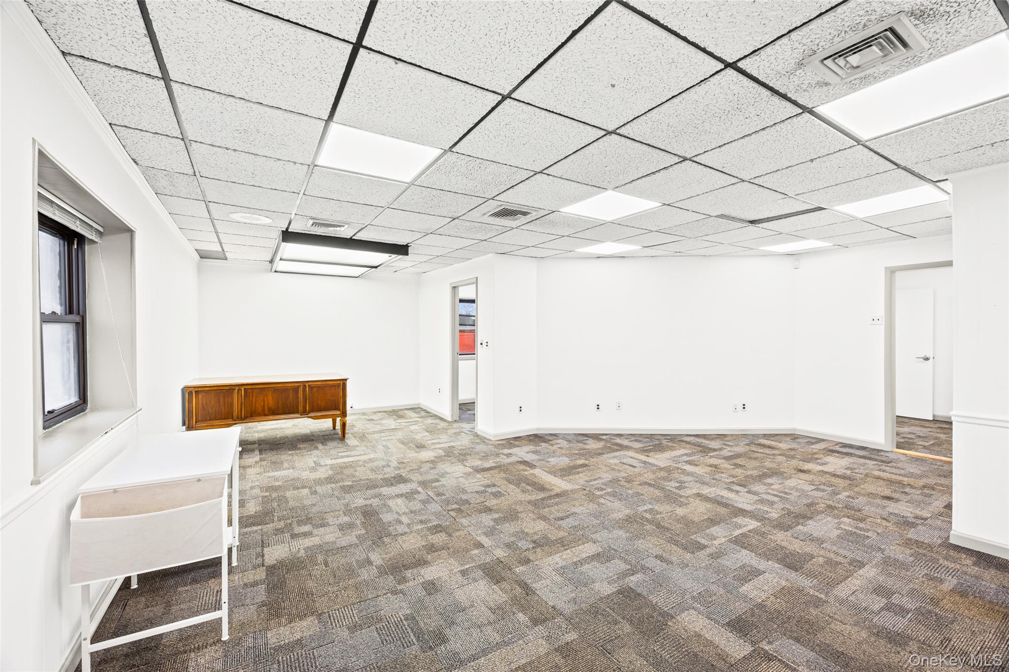 100 2nd Street, Mineola, NY 11501