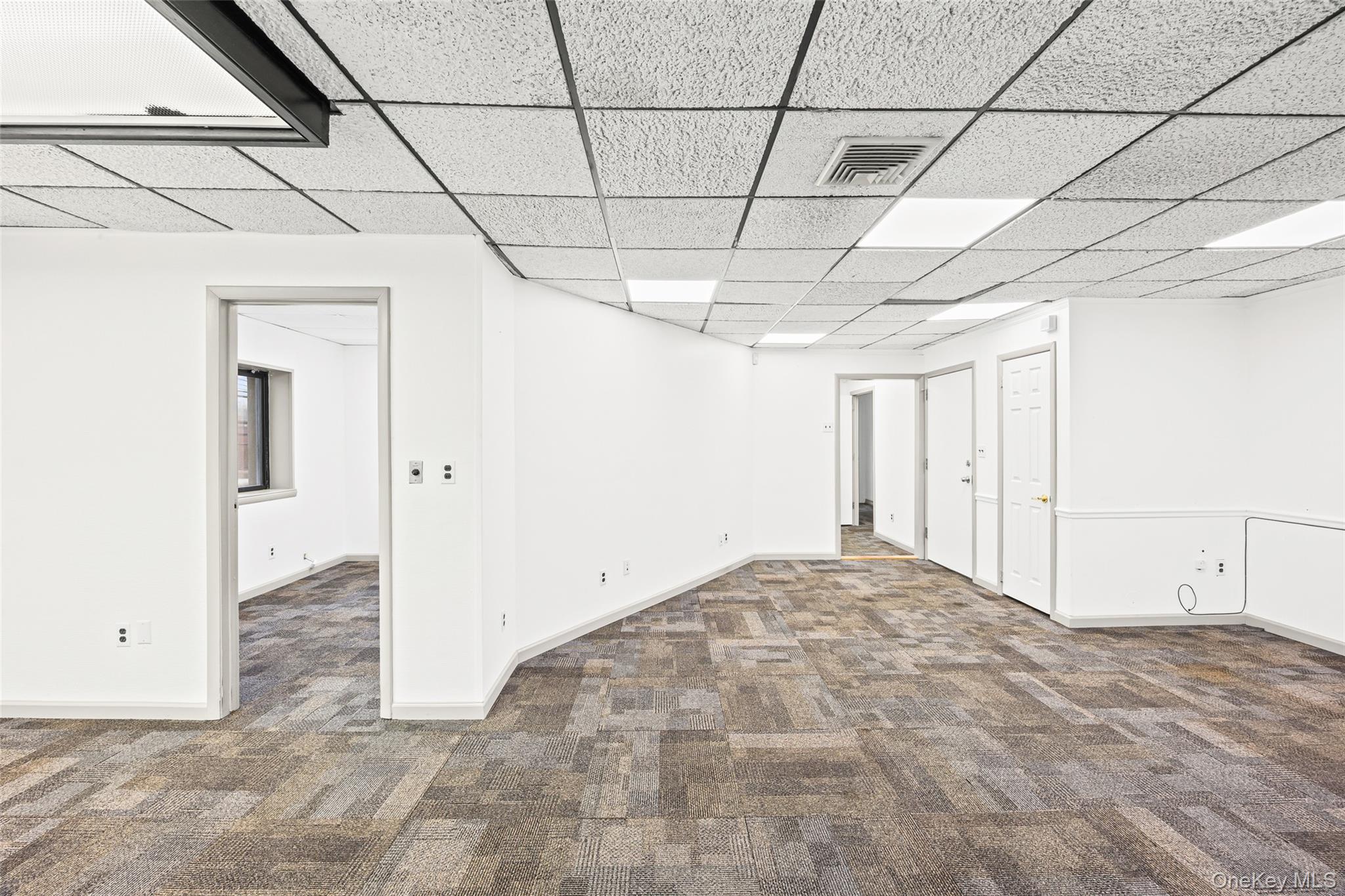 100 2nd Street, Mineola, NY 11501