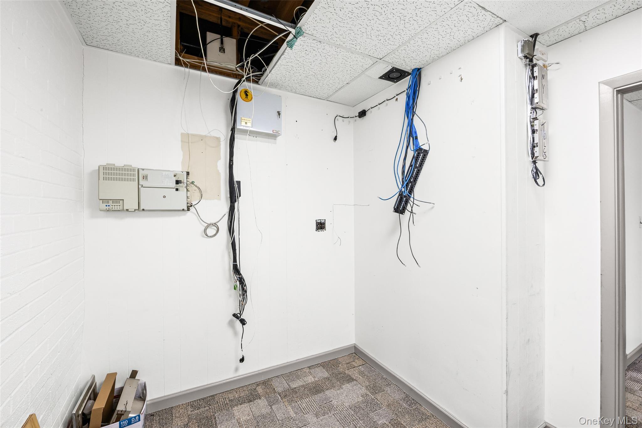 100 2nd Street, Mineola, NY 11501