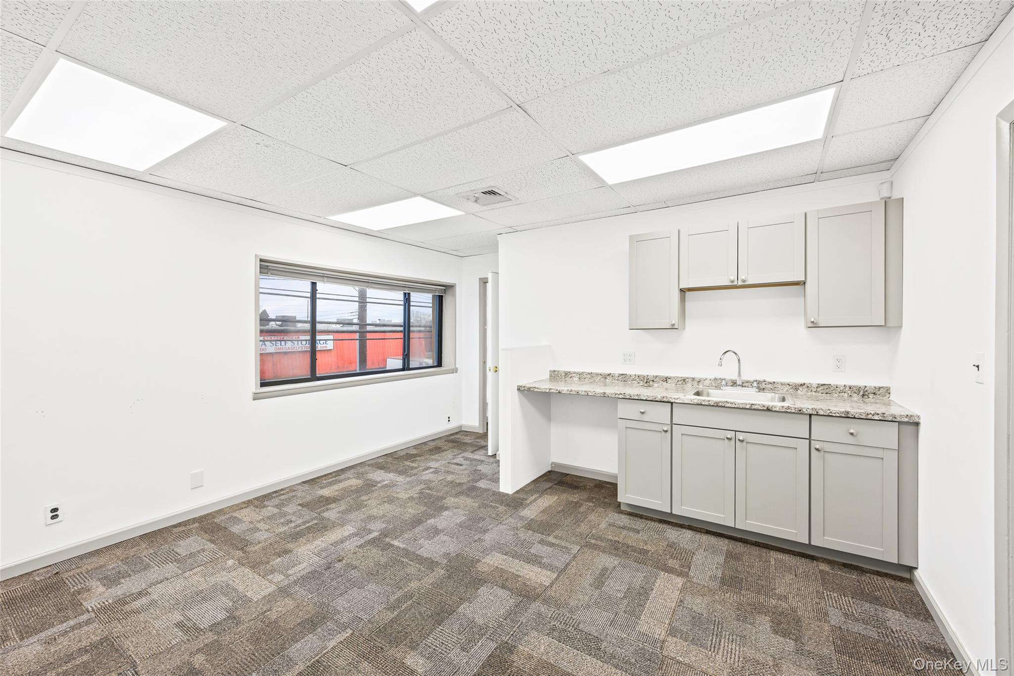 100 2nd Street, Mineola, NY 11501