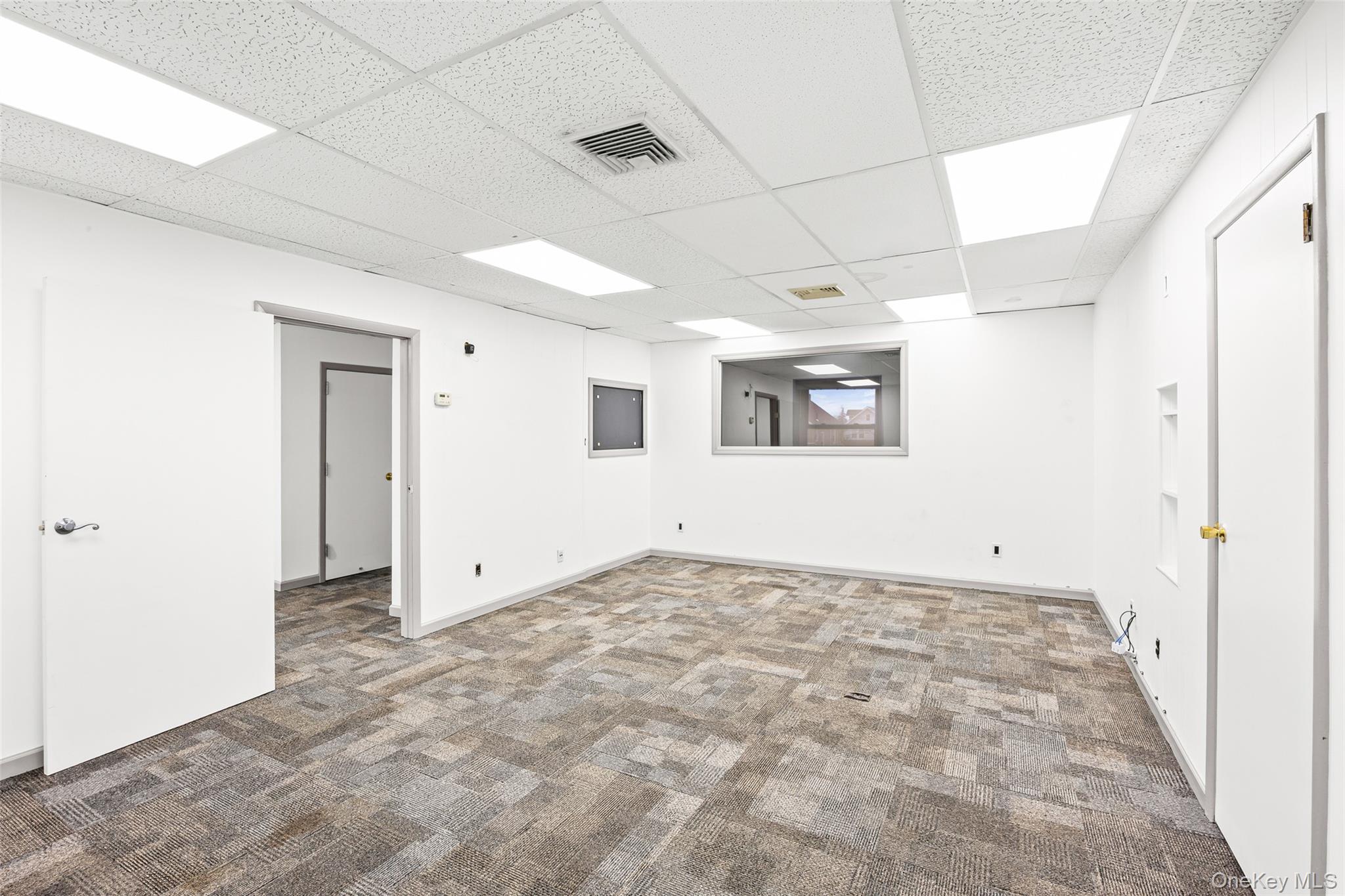 100 2nd Street, Mineola, NY 11501