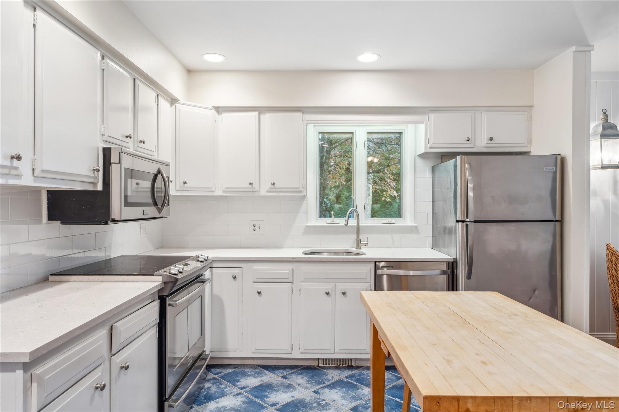 73 Beach Road, Westhampton Beach, NY 11978