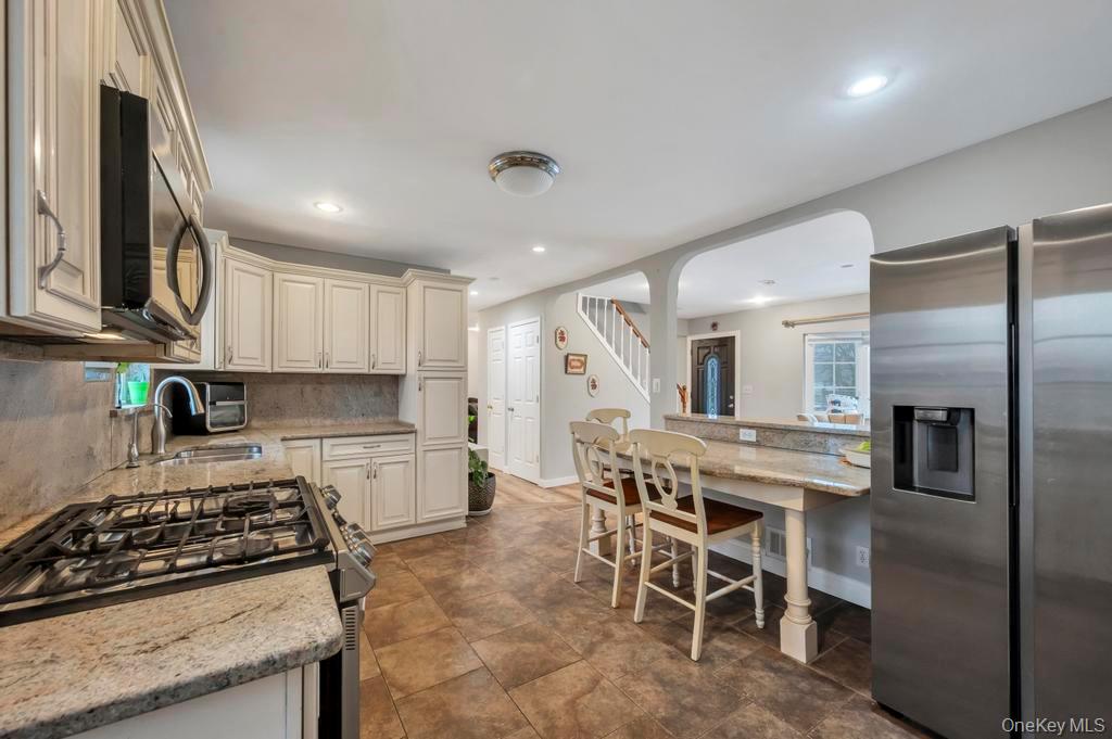 159 Dawn Drive, Centereach, NY 11720