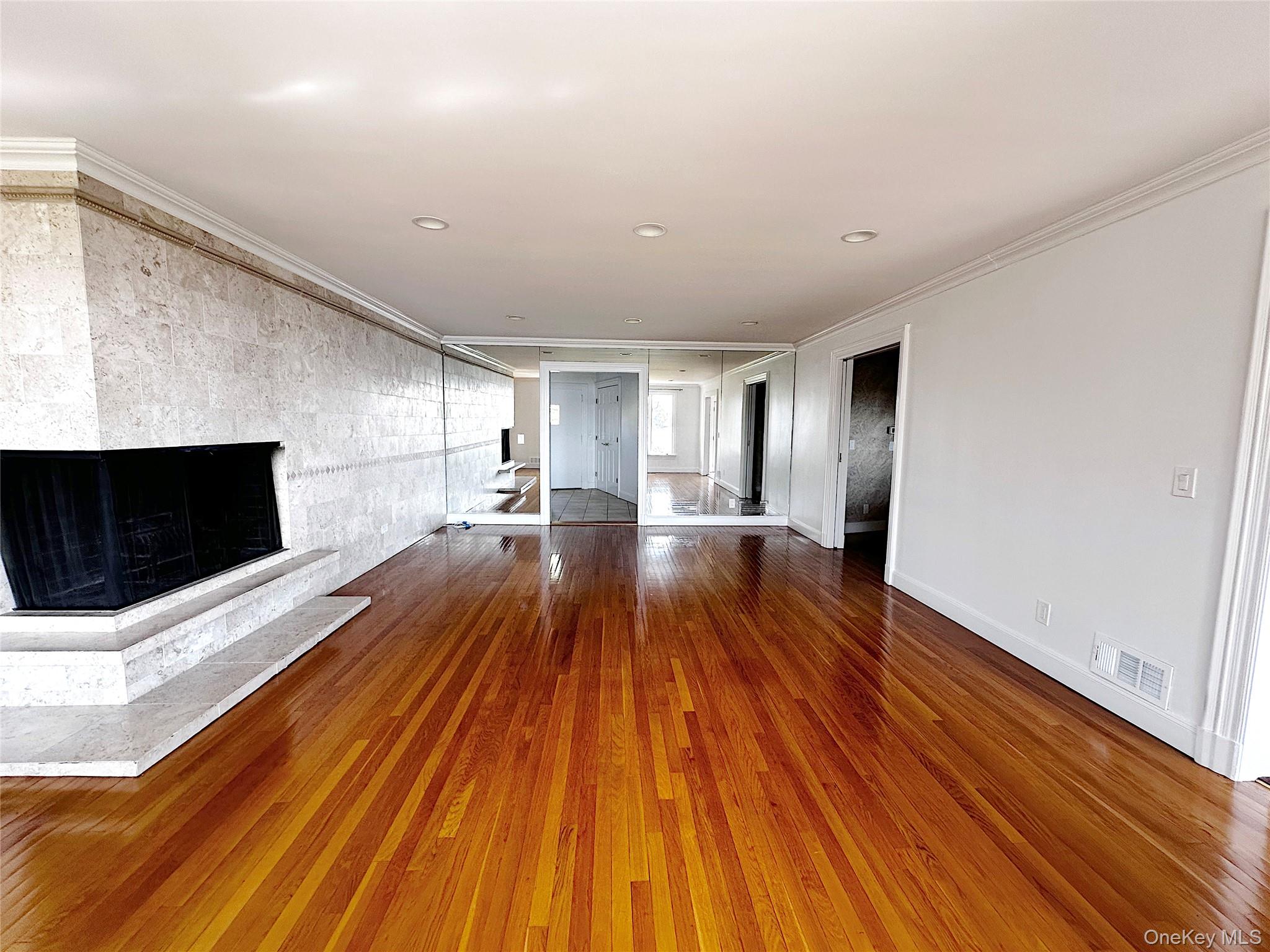 1090 Bayhead Drive, Mamaroneck, NY 10543