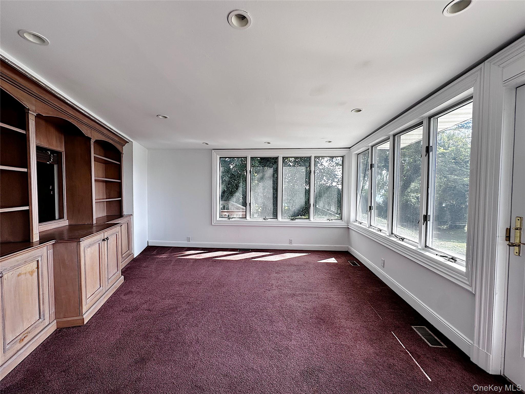 1090 Bayhead Drive, Mamaroneck, NY 10543