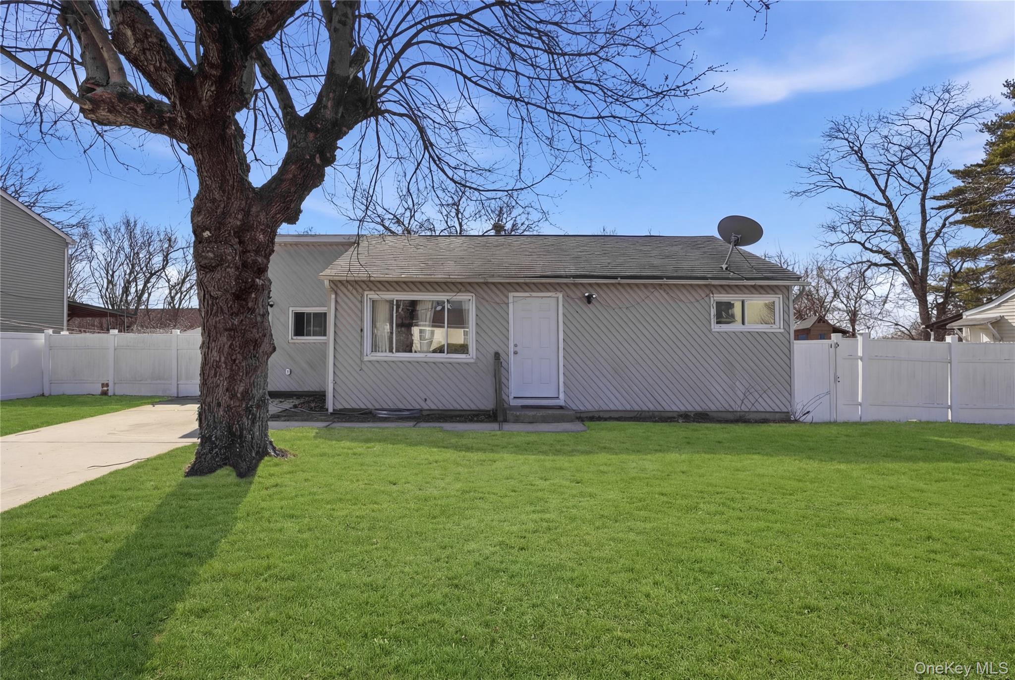 17 Cedar Street, Central Islip, NY 11722