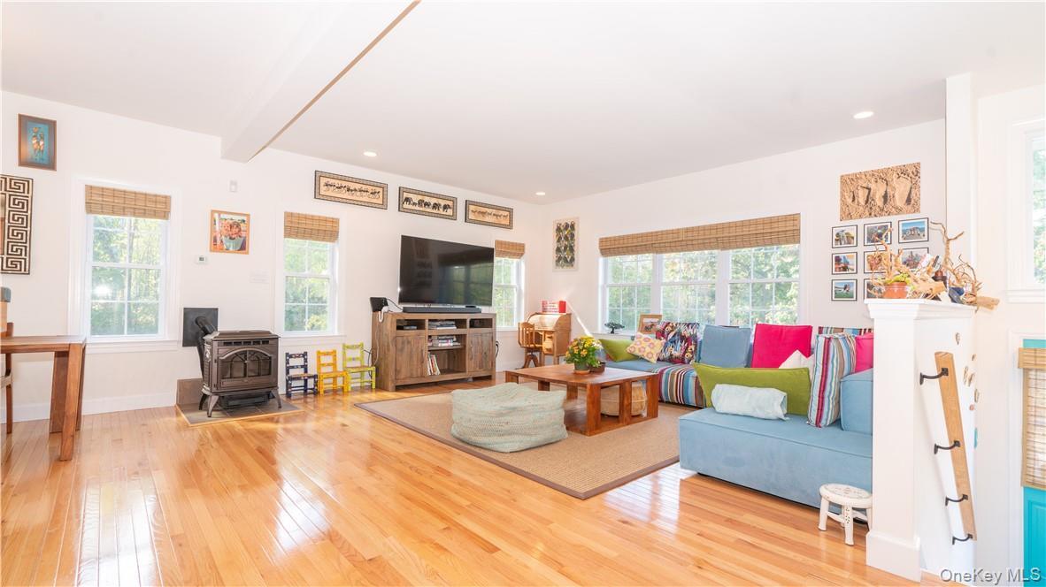 9 Jake Henry Drive, Marlboro, NY 12542