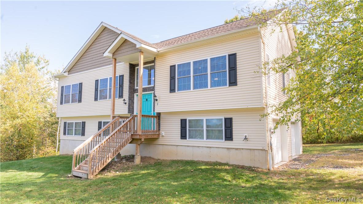 9 Jake Henry Drive, Marlboro, NY 12542