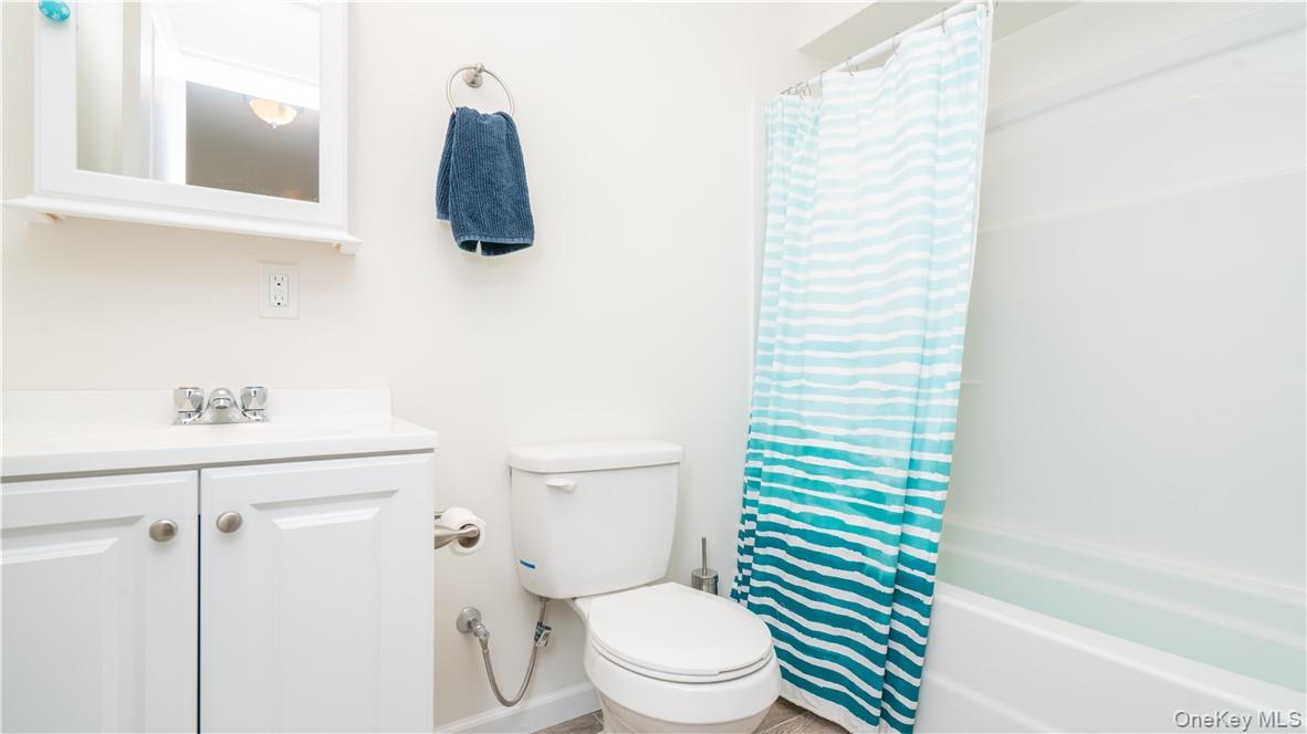 9 Jake Henry Drive, Marlboro, NY 12542