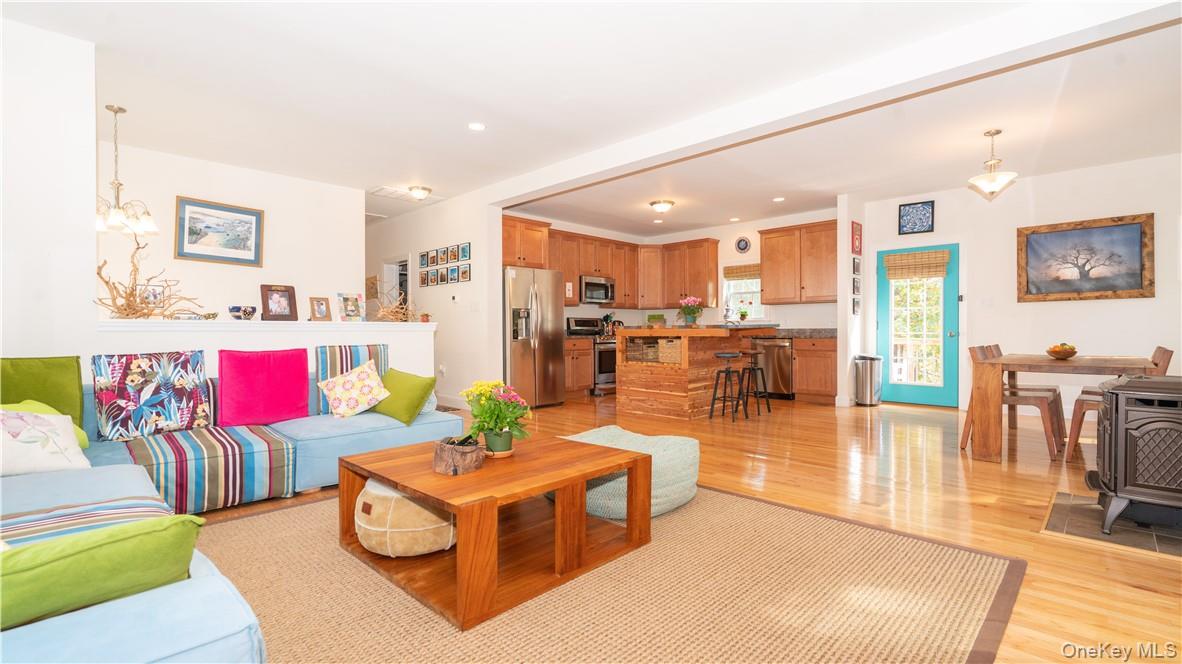 9 Jake Henry Drive, Marlboro, NY 12542