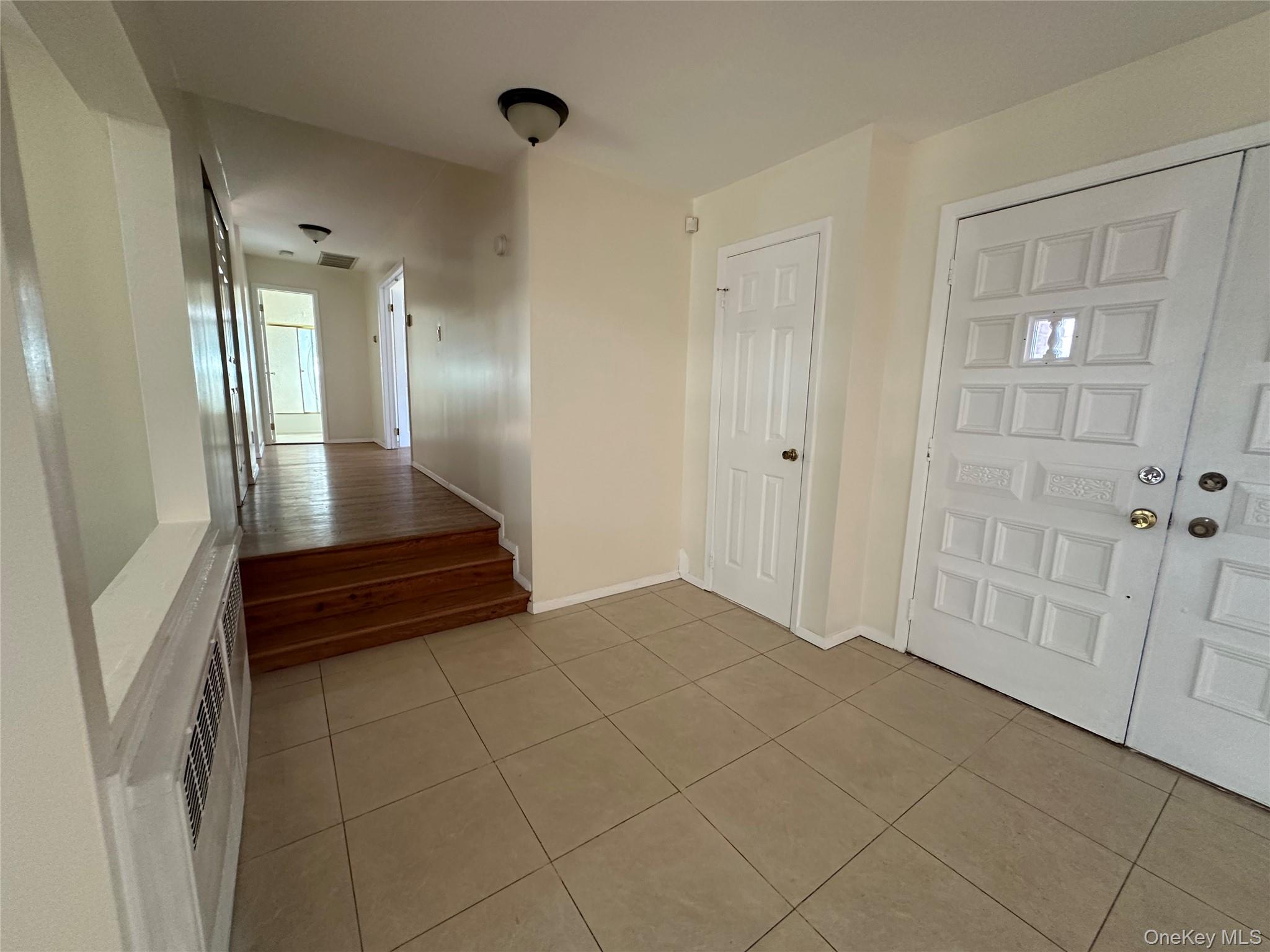 106 Woods Drive, Roslyn, NY 11576