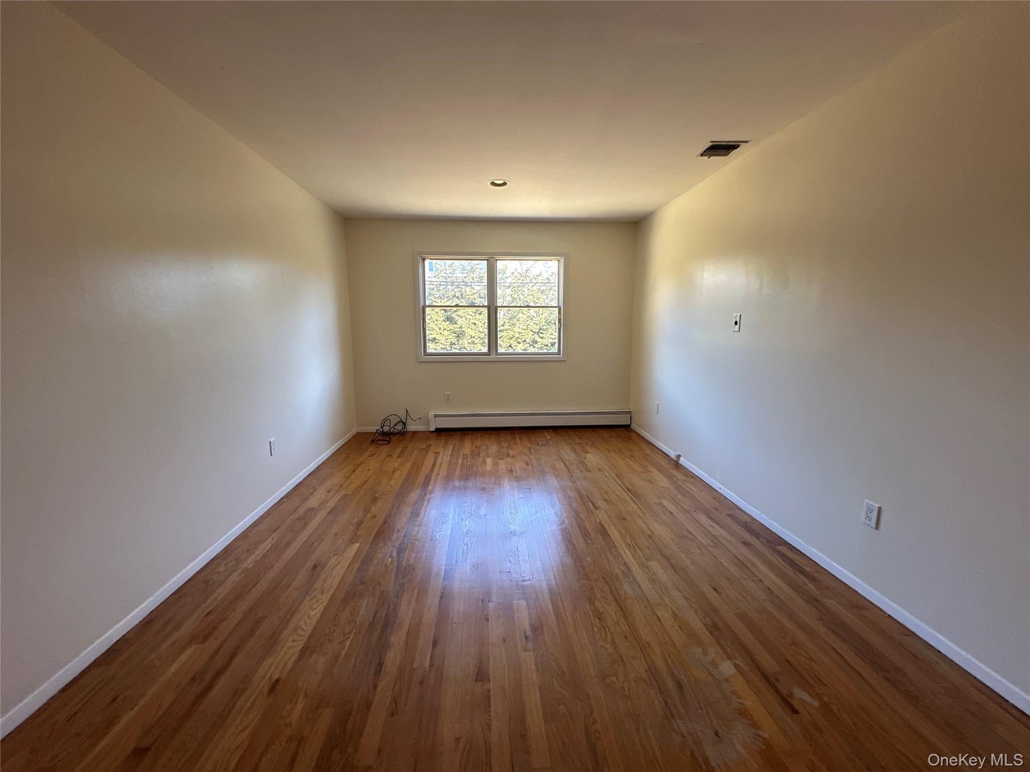 106 Woods Drive, Roslyn, NY 11576