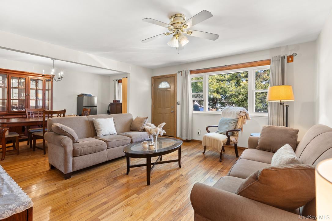 259 Waldo Street, Copiague, NY 11726