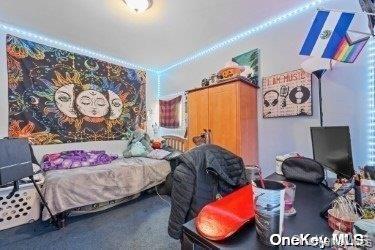 916 N Clinton Avenue, Lindenhurst, NY 11757