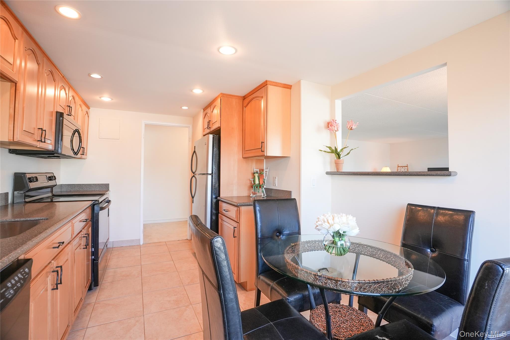 400 High Point Drive # 204, Hartsdale, NY 10530