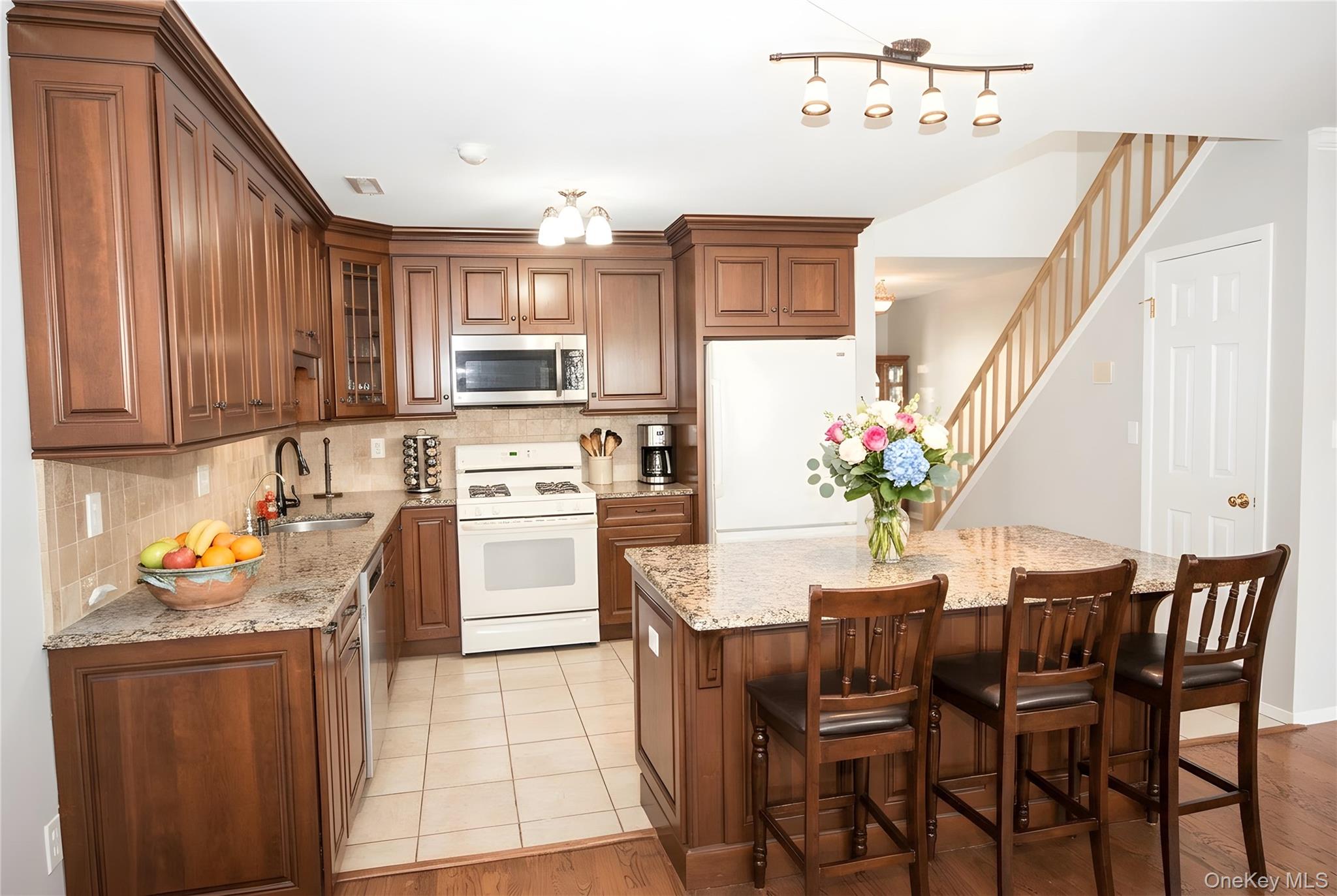 359 Colonial Circle # 359, Manorville, NY 11949