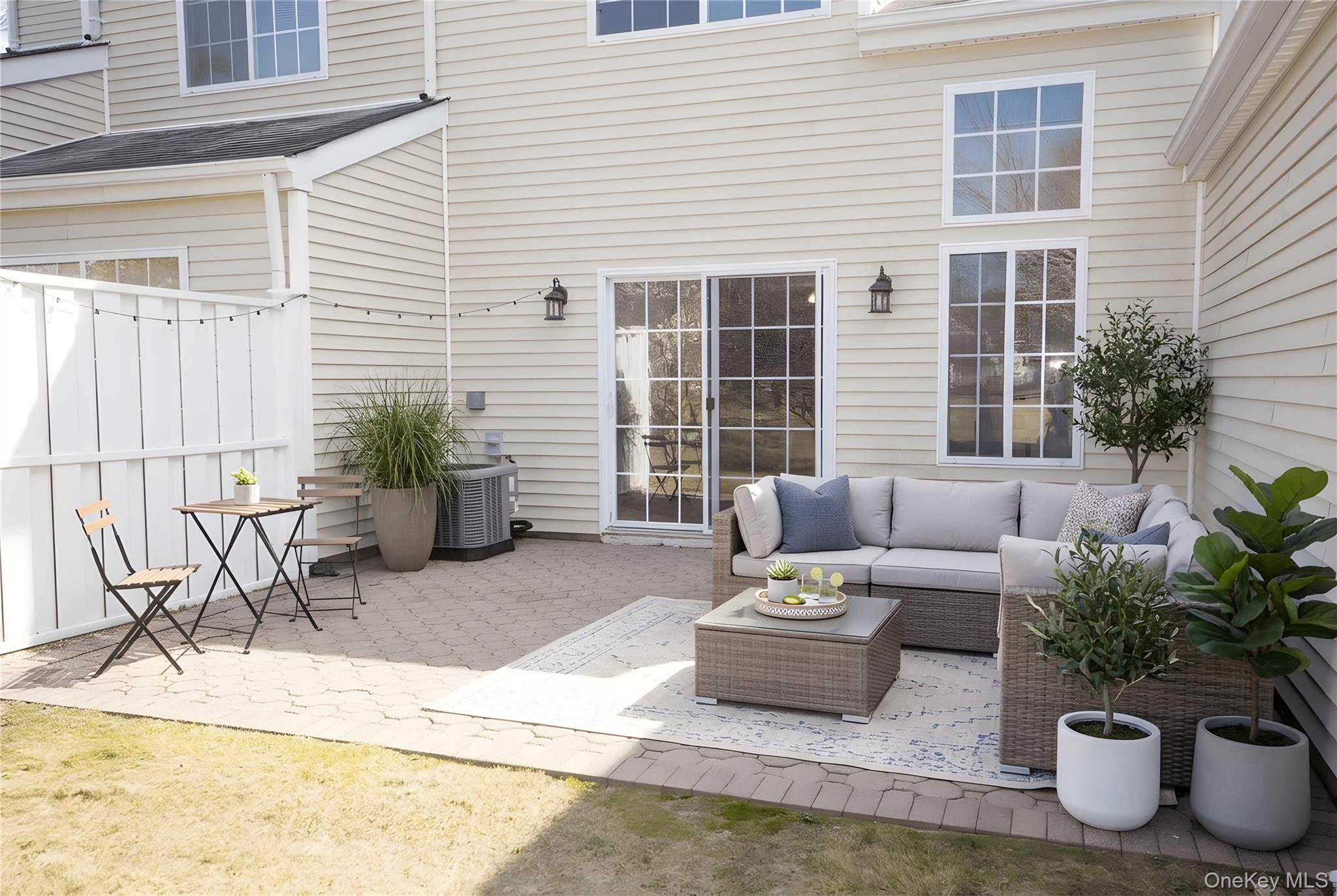 359 Colonial Circle # 359, Manorville, NY 11949