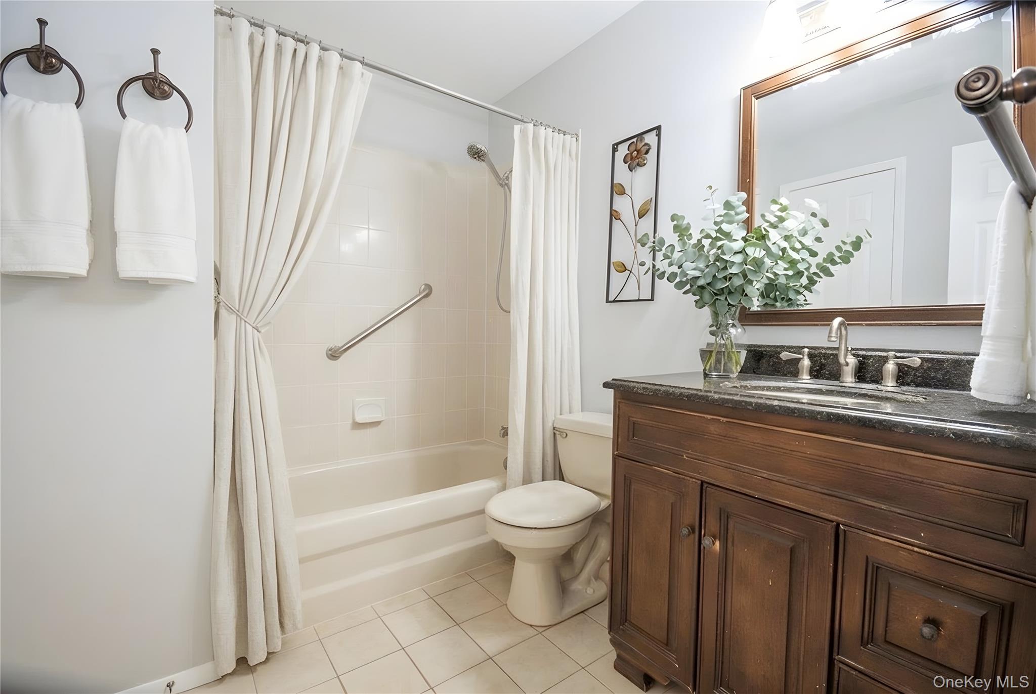 359 Colonial Circle # 359, Manorville, NY 11949