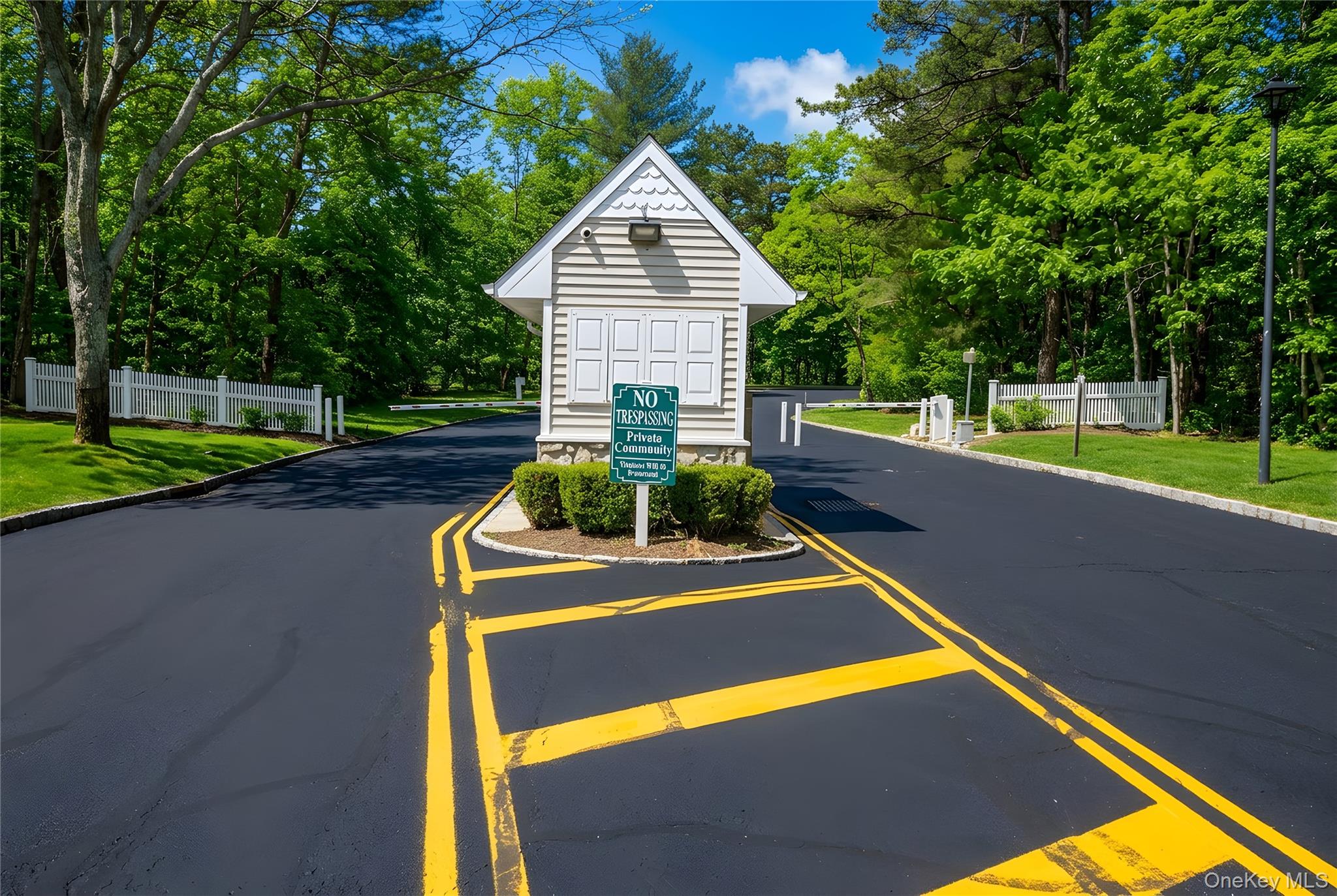 359 Colonial Circle # 359, Manorville, NY 11949